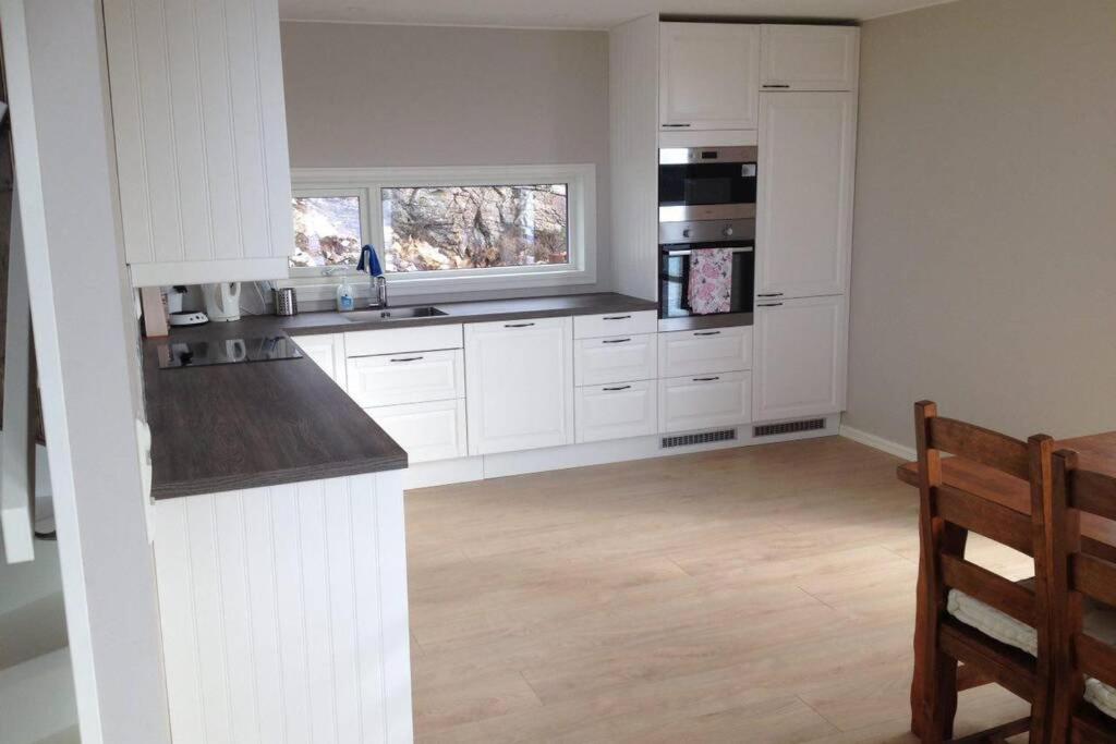 Four-Bedroom House - Photo 8