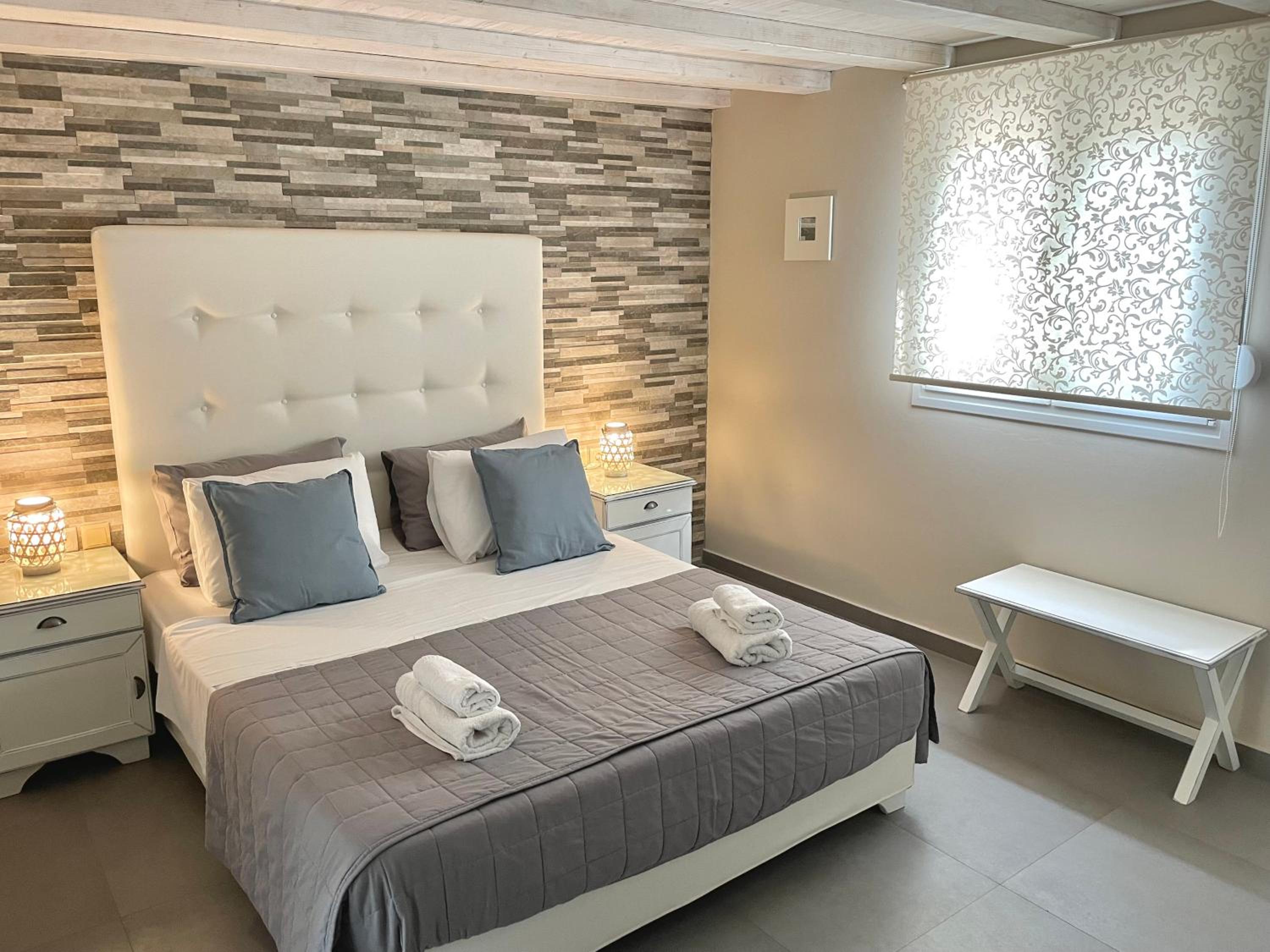 Deluxe Family Suite photo 1