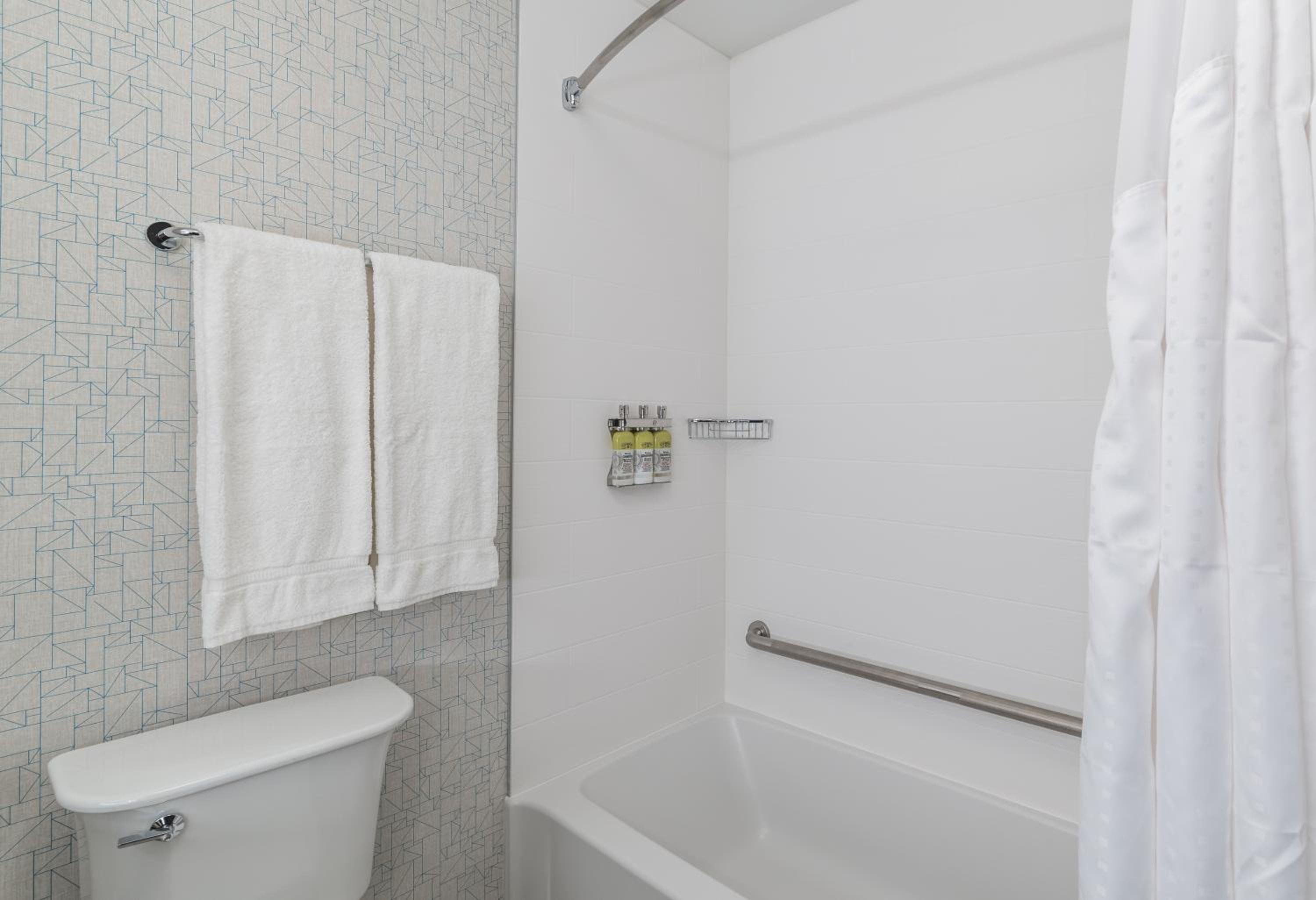 King Room - Mobility Access/Hearing Accessible photo 3