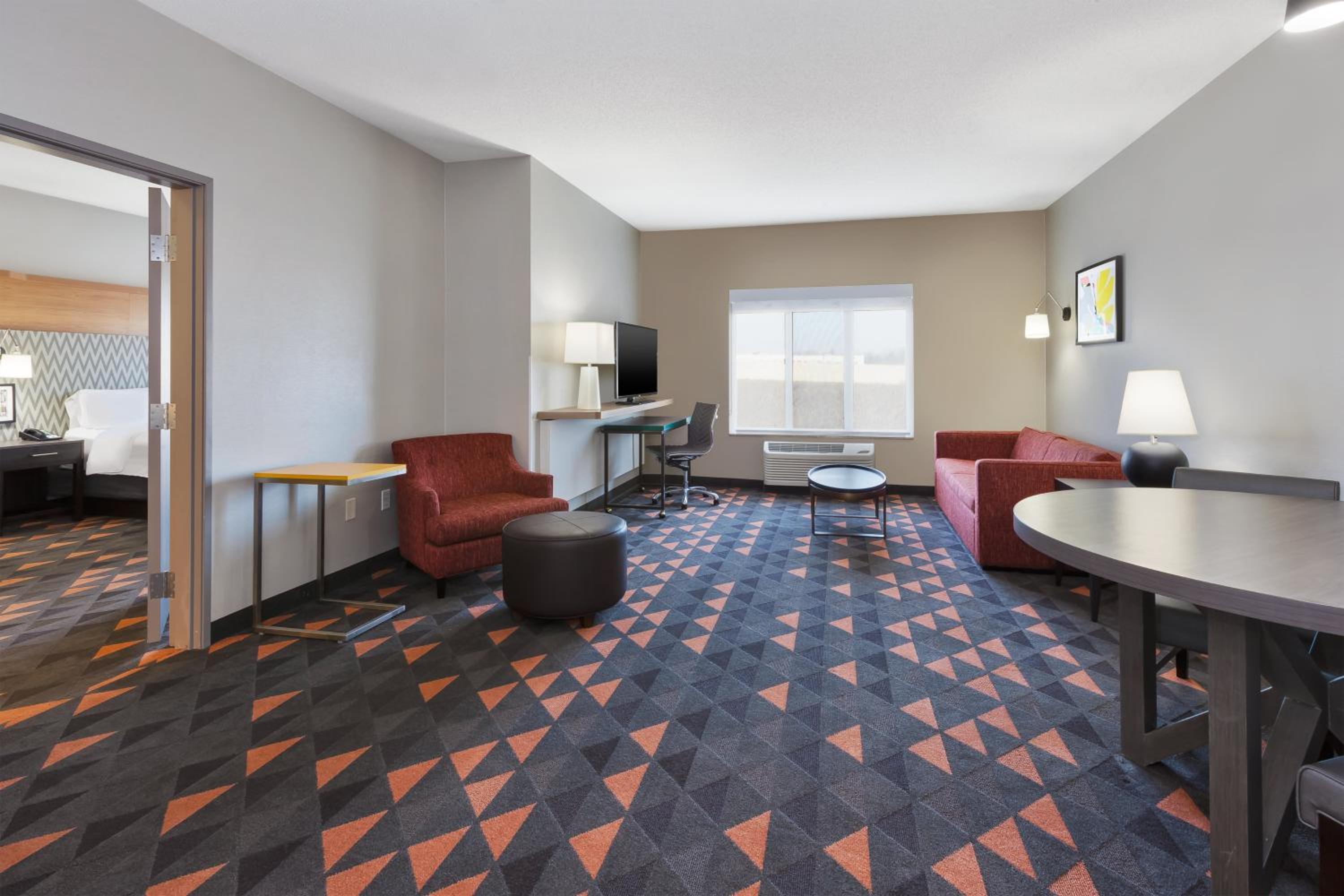 One-Bedroom King Suite - Photo 2