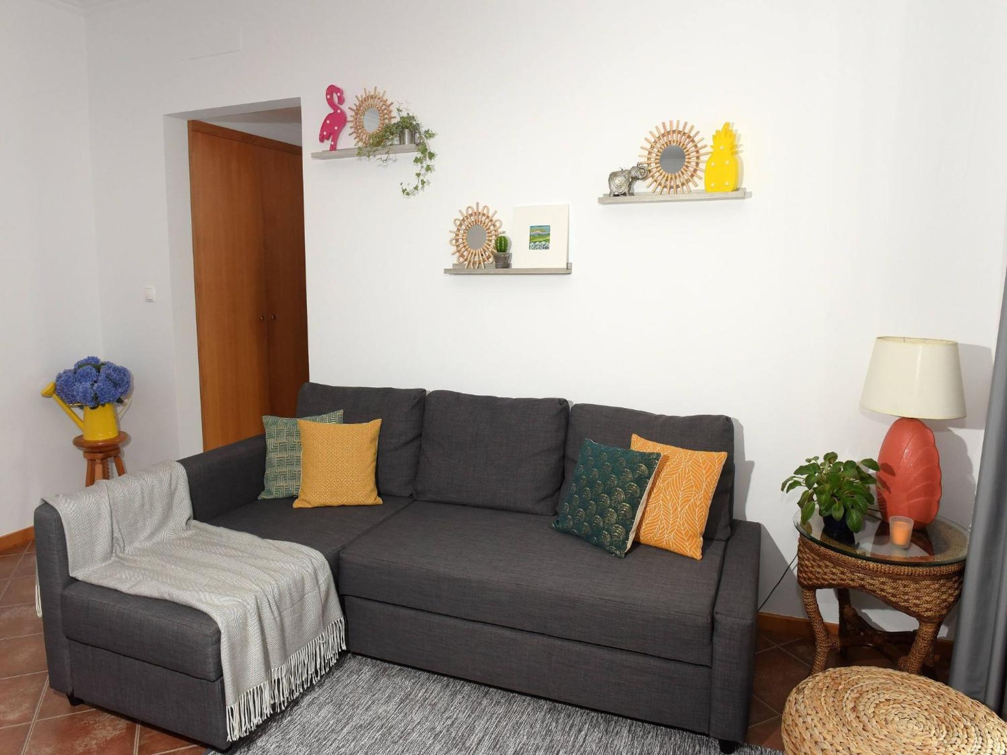 One-Bedroom Apartment - Photo 3