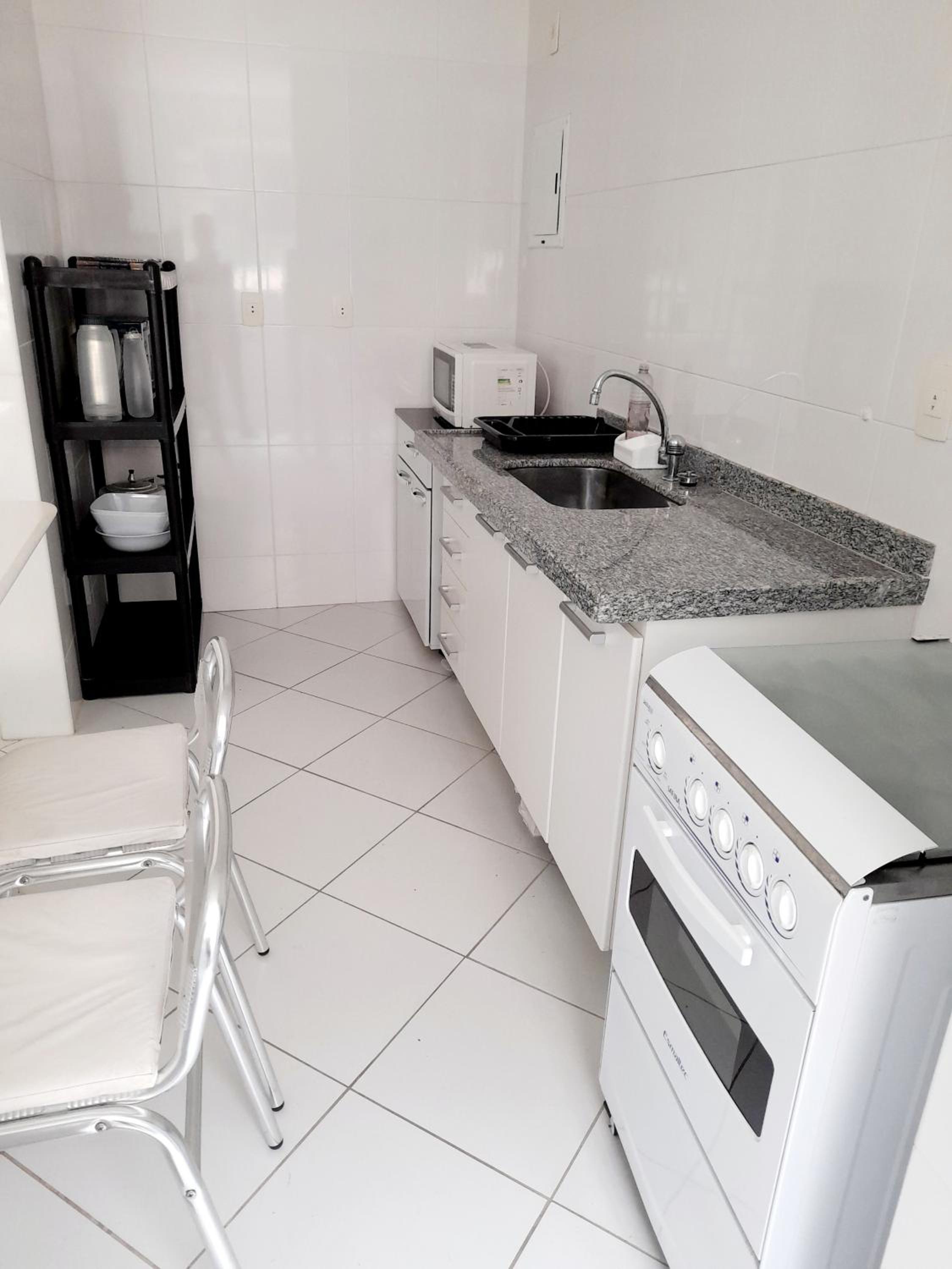 Apartment with Balcony - Photo 2
