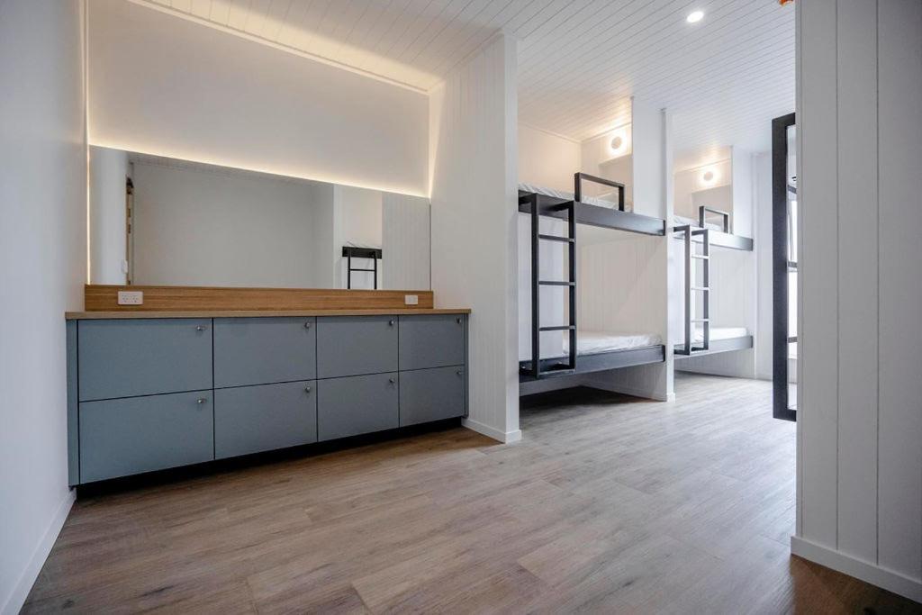 Bed in 8-Bed Mixed Dormitory Room (18-35 years only) photo 1