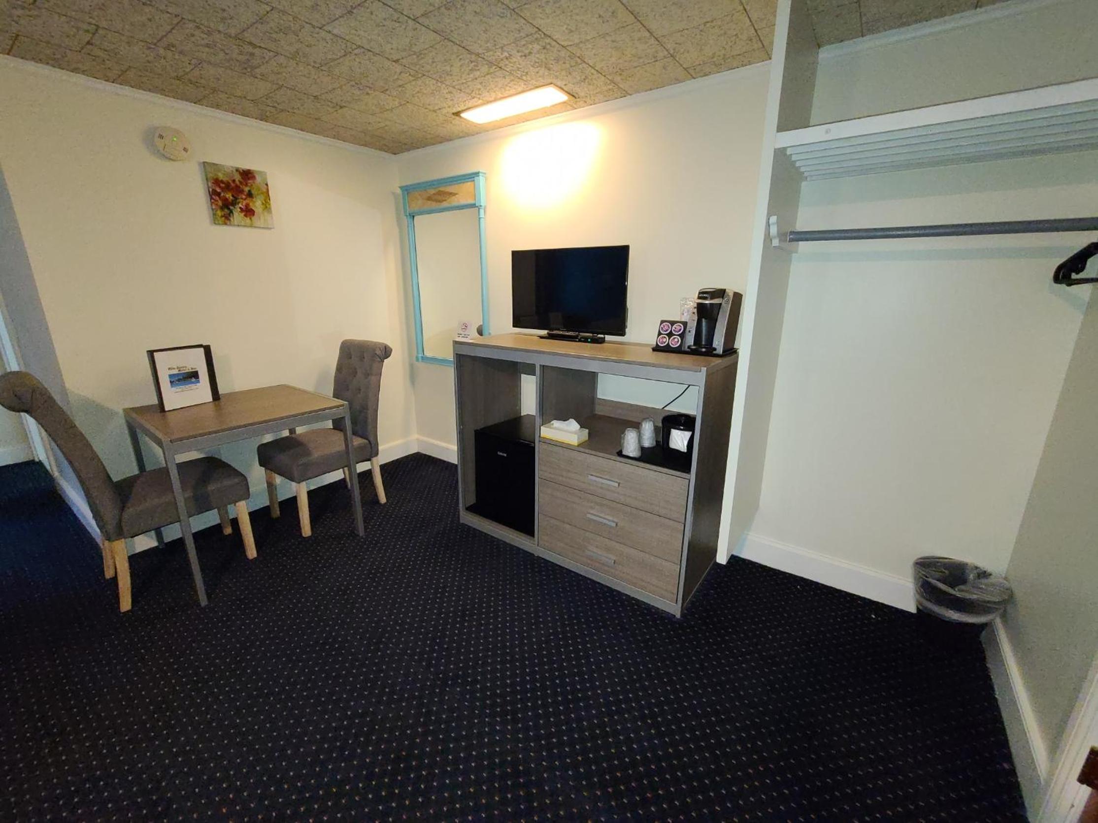 King Room with Deck photo 2