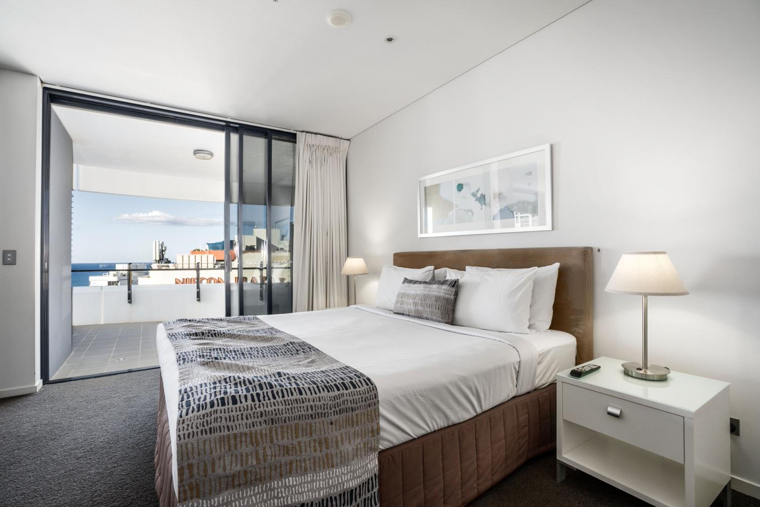 Two-Bedroom Water View Apartment - Photo 4