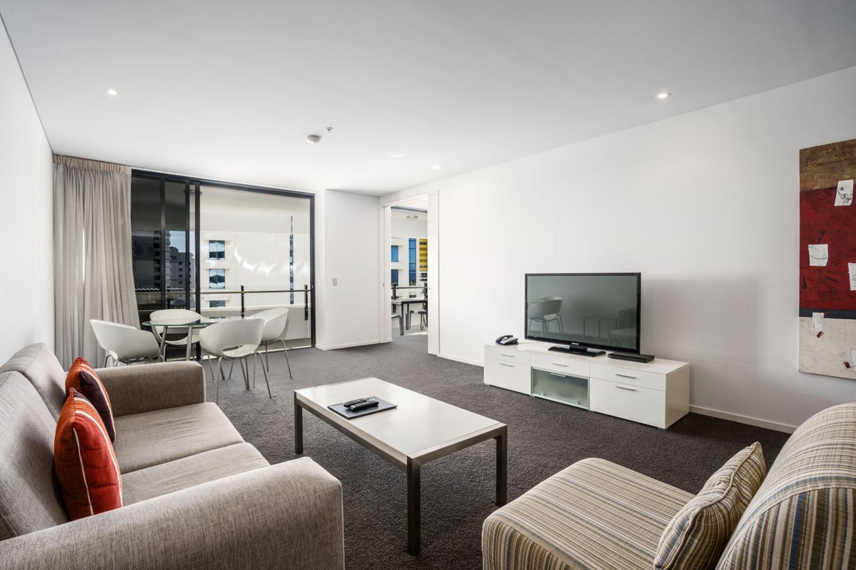 One-Bedroom Apartment - Photo 5