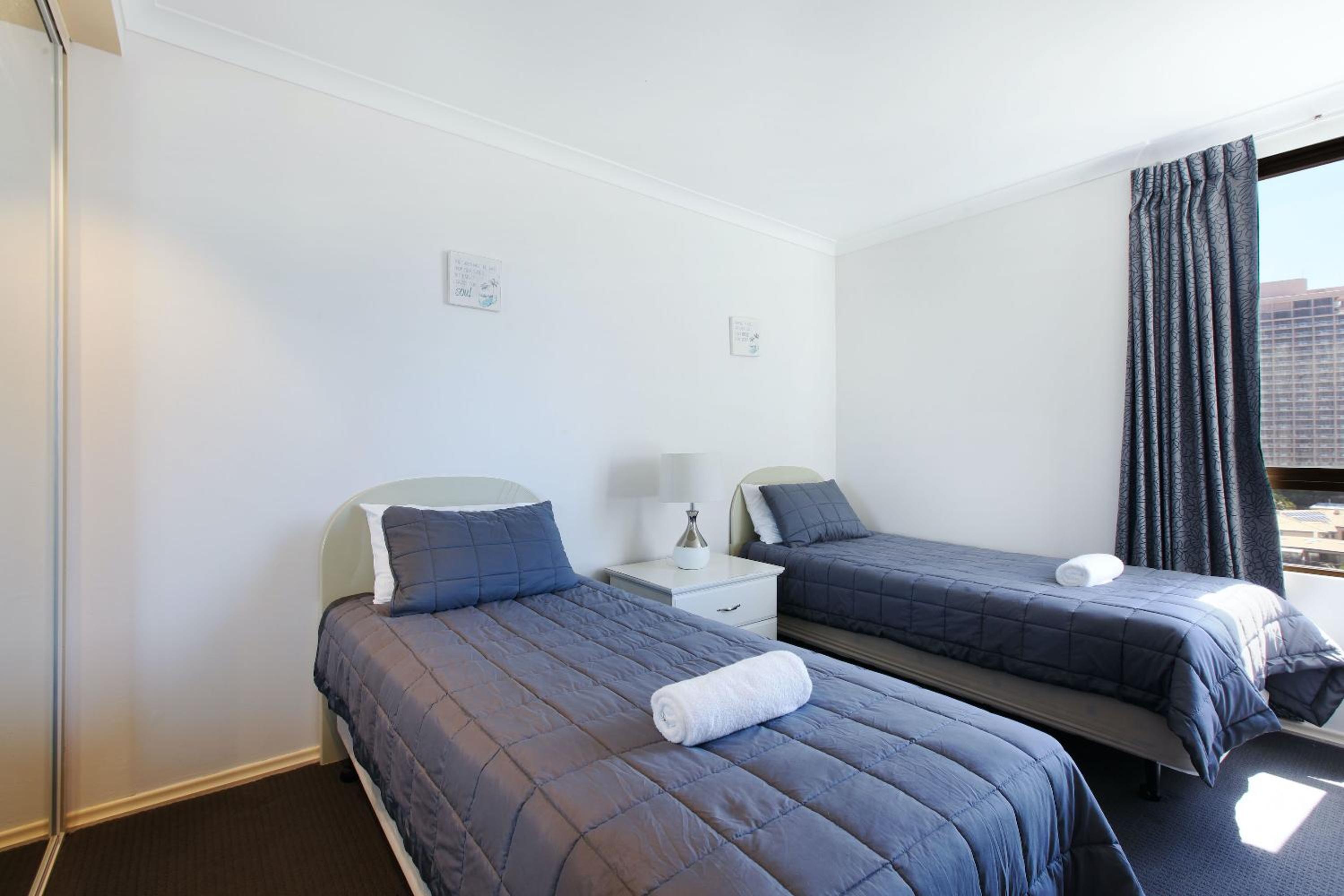 Two-Bedroom Apartment with Partial Ocean View thumbnail 6