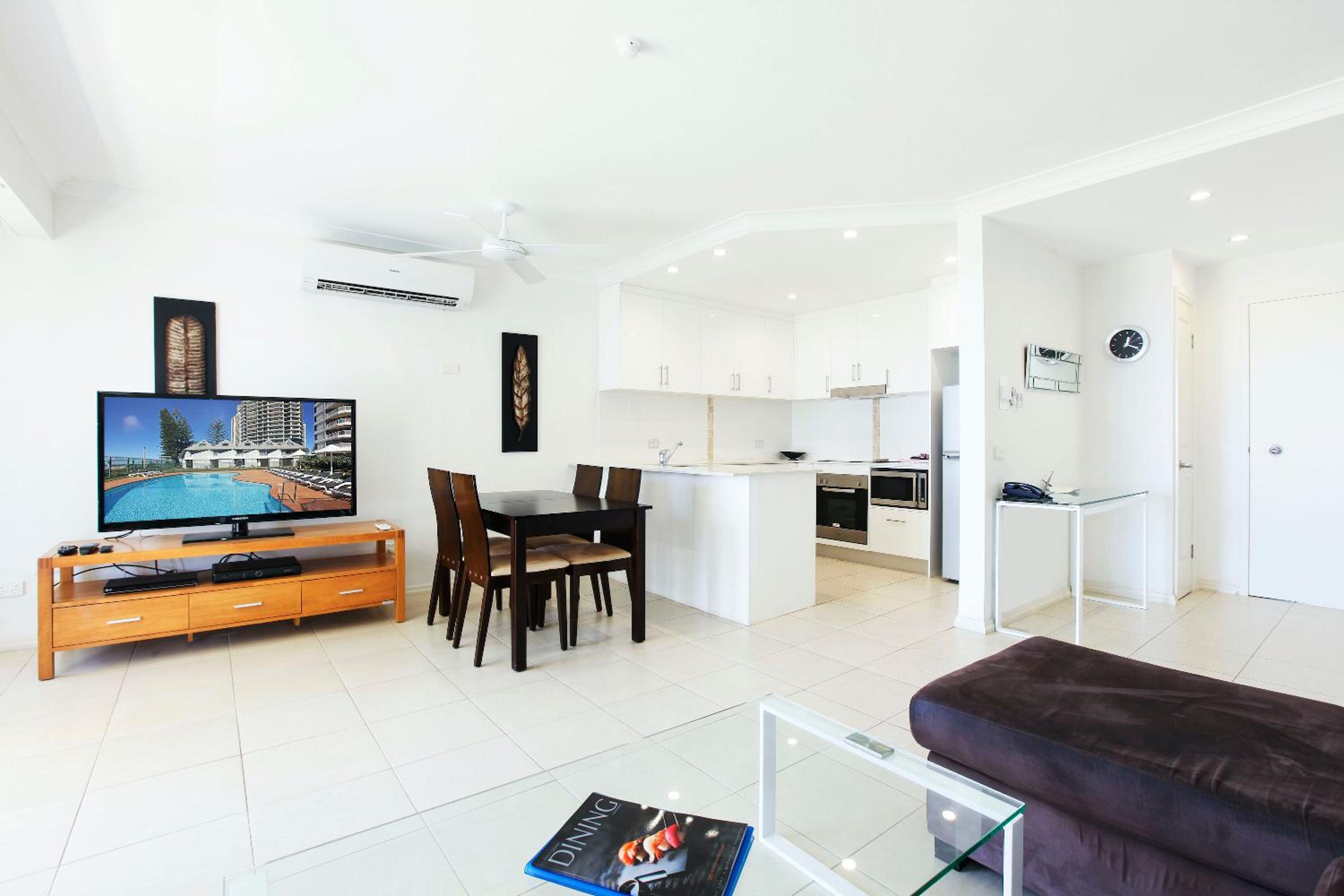 Superior One-Bedroom Apartment with Ocean View