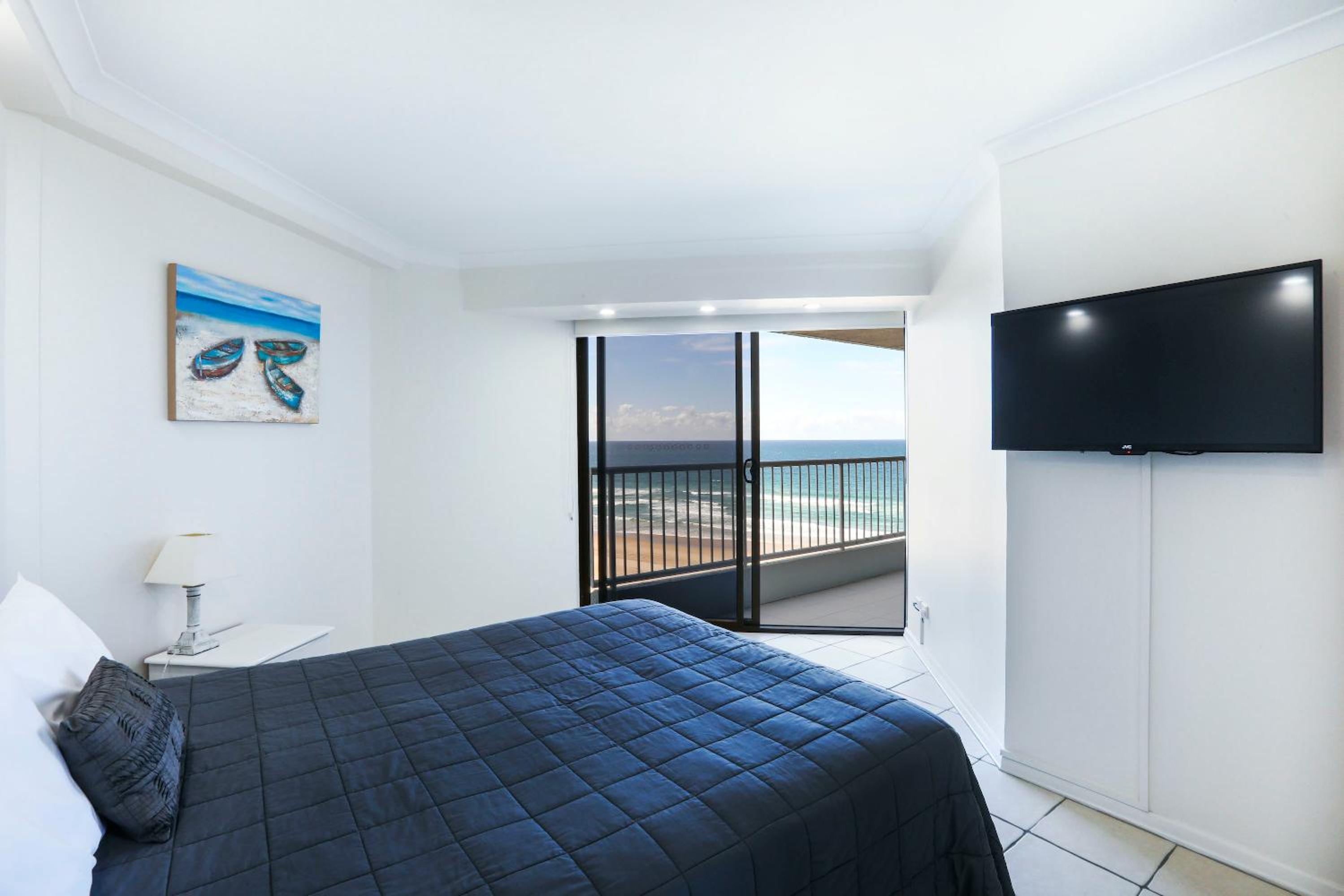 Superior One-Bedroom Apartment with Ocean View