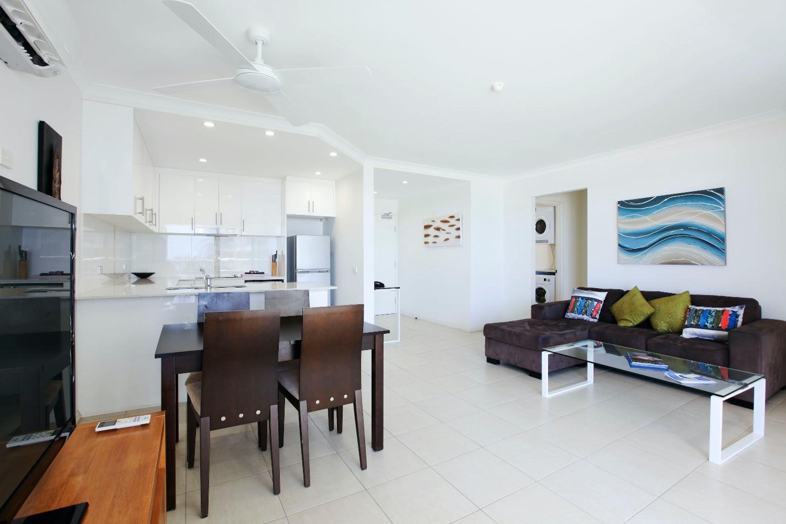 Superior One-Bedroom Apartment with Ocean View thumbnail 6