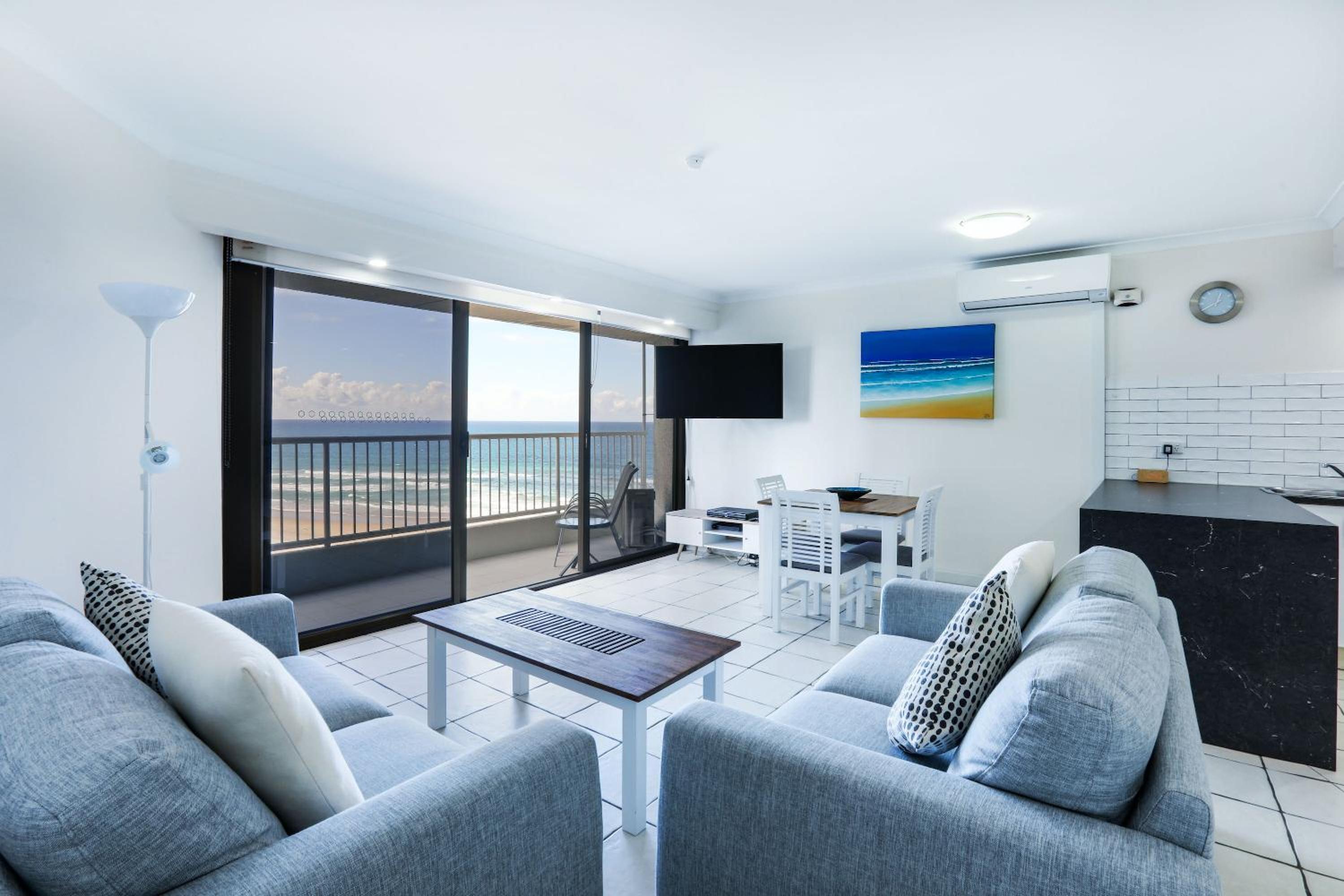 Superior One-Bedroom Apartment with Ocean View