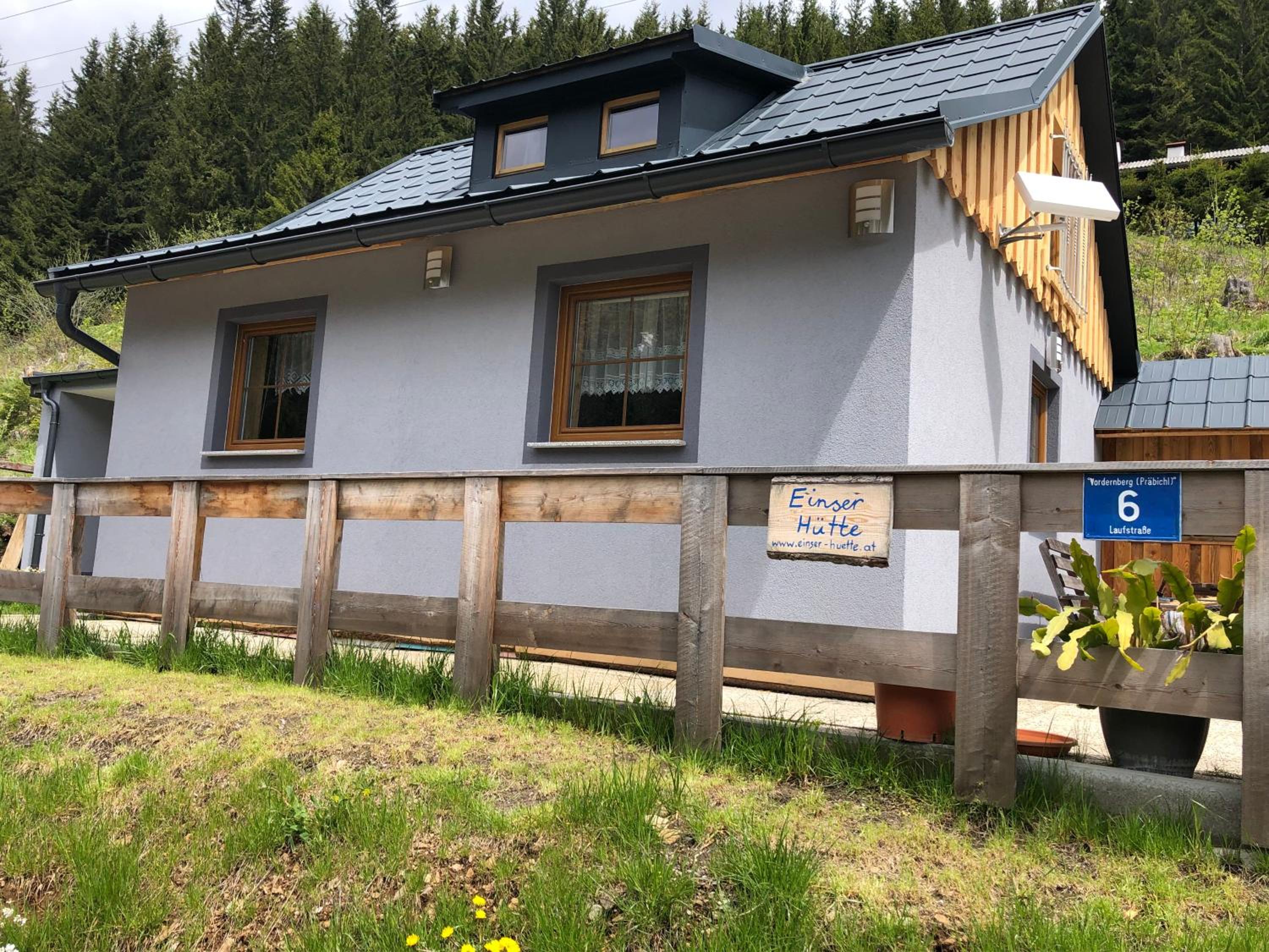 Three-Bedroom House photo 2
