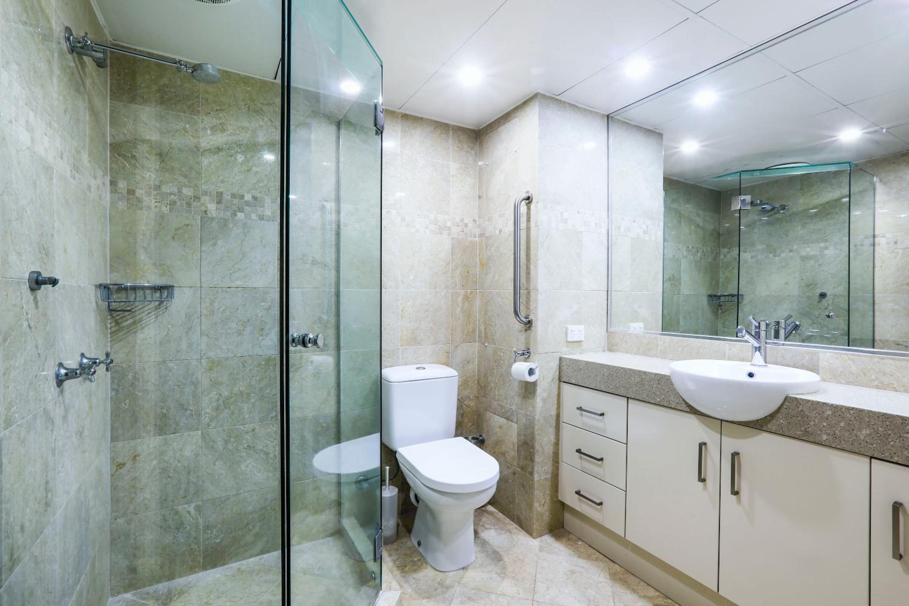 Superior Two-Bedroom Apartment with Ocean View thumbnail 6