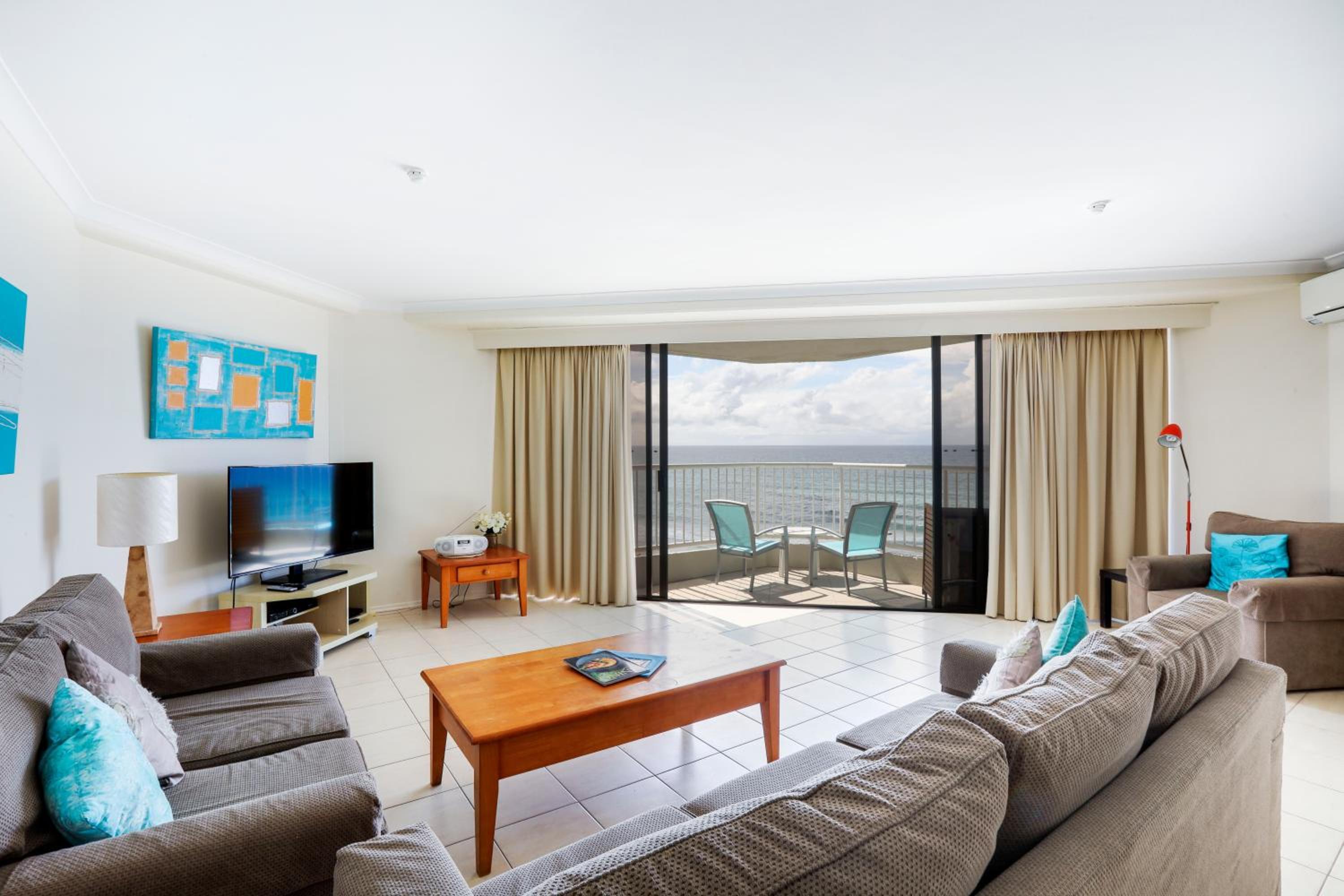 Superior Two-Bedroom Apartment with Ocean View thumbnail 6
