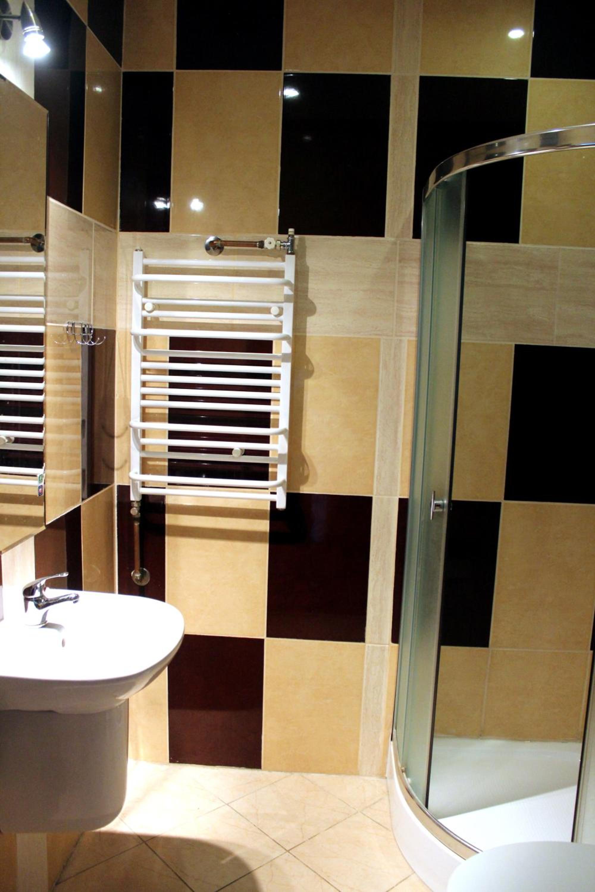 Double or Twin Room - Photo 4