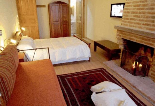 Quadruple Room with Lake View and Fireplace