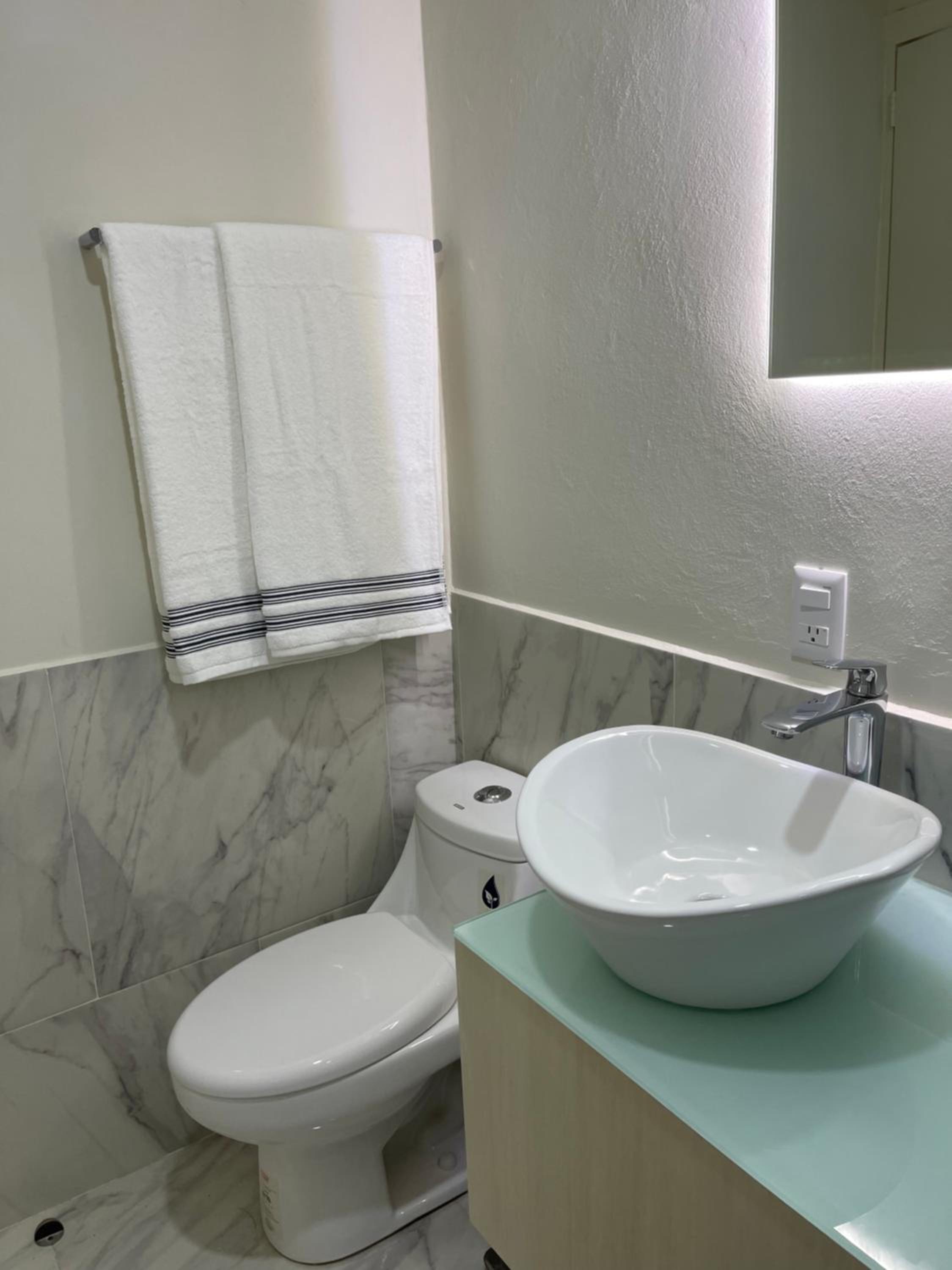 Deluxe Double Room - Photo 12
