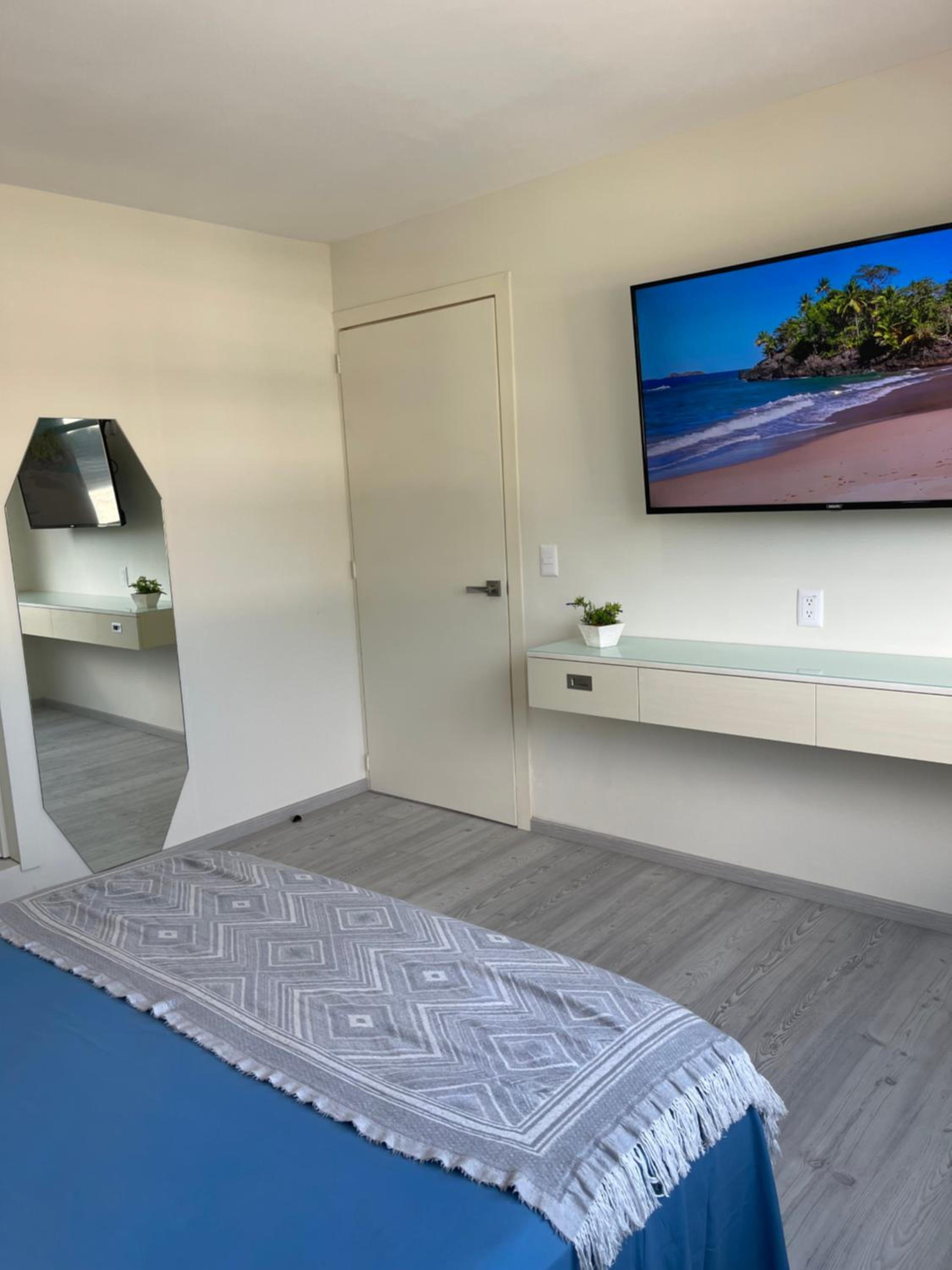 Deluxe Double Room - Photo 14