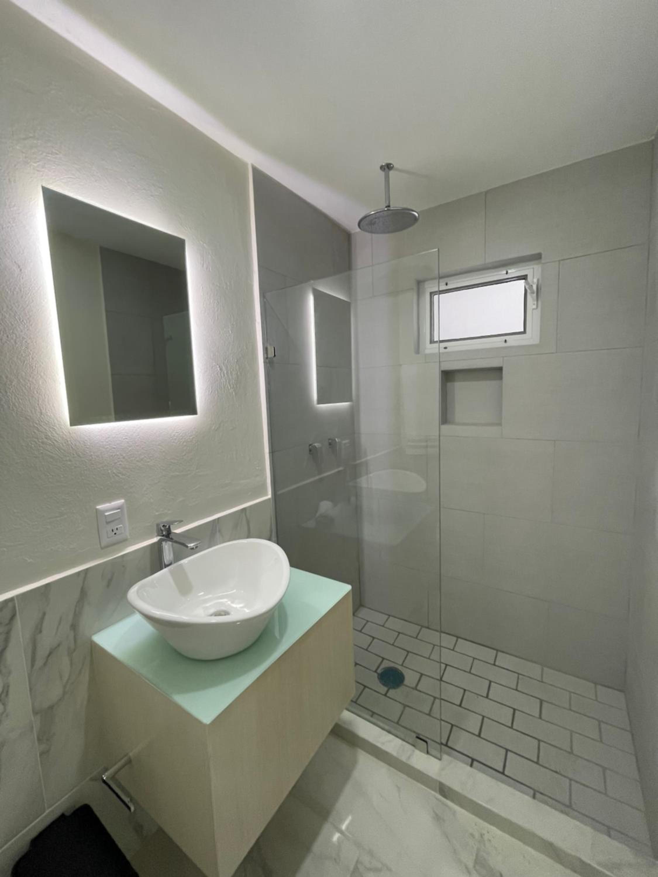 Deluxe Double Room - Photo 13