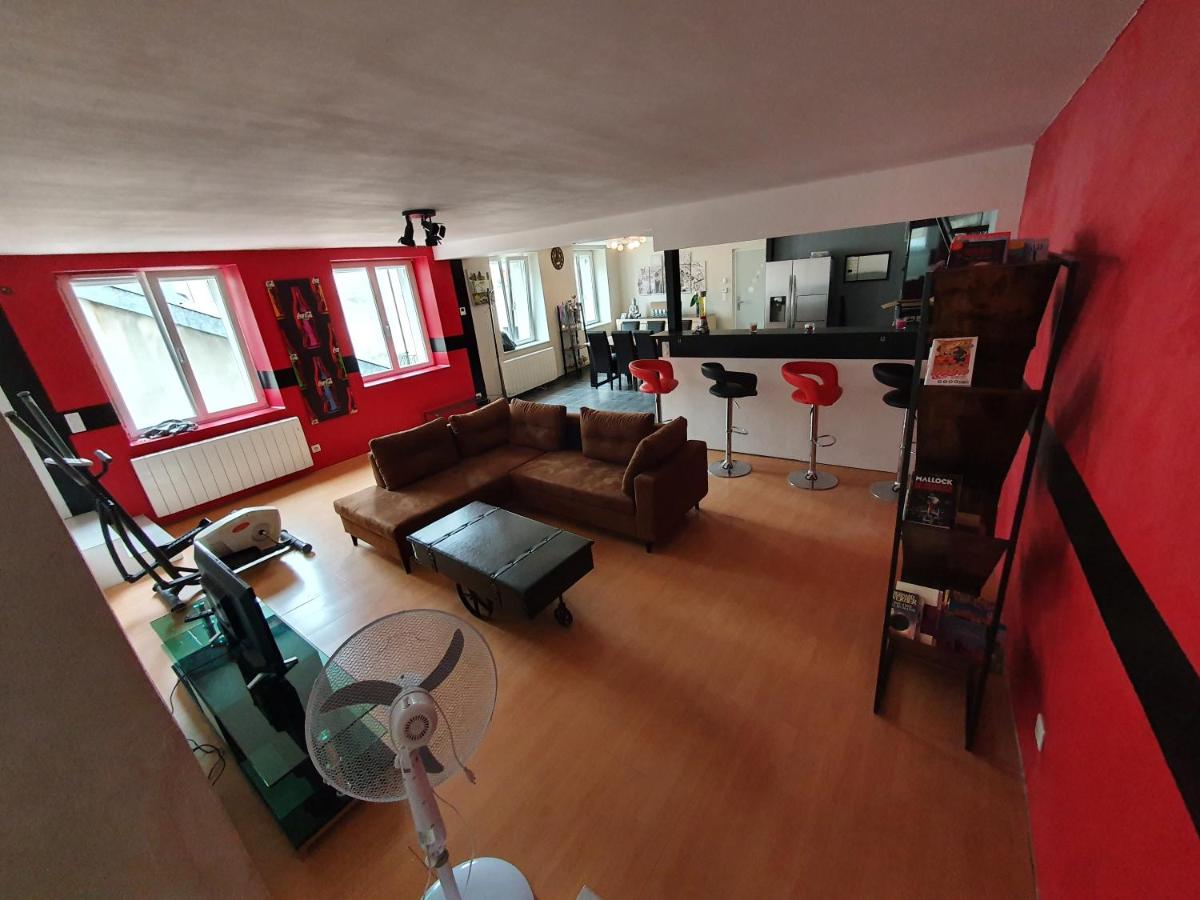 Three-Bedroom Apartment photo 3