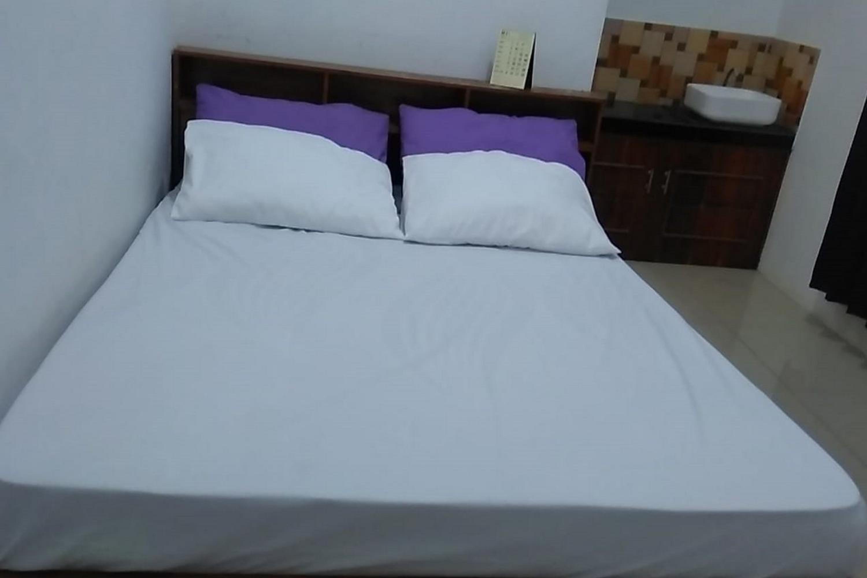 Economy Double Room photo 2