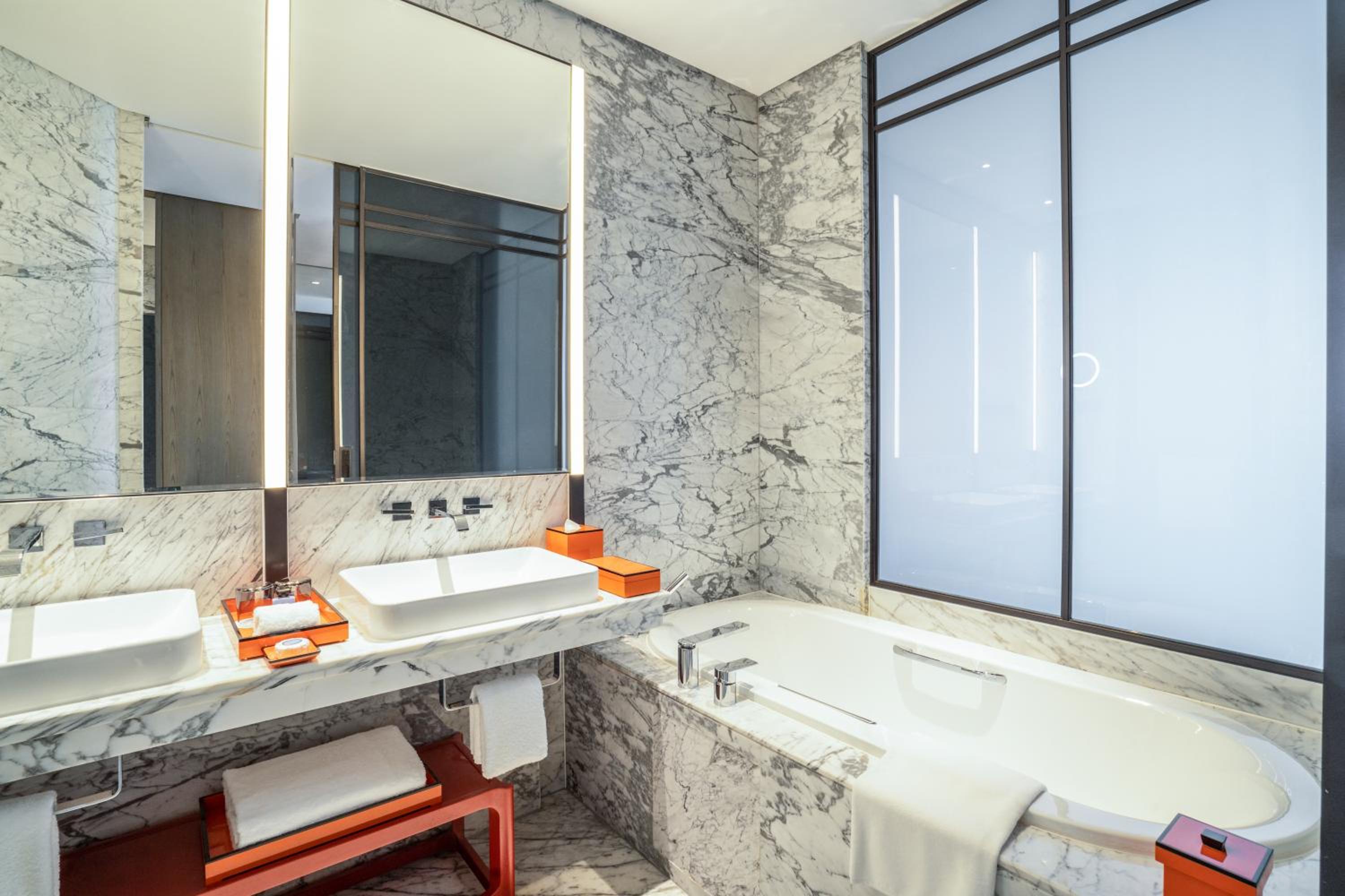 Luxury Club Room - Photo 4