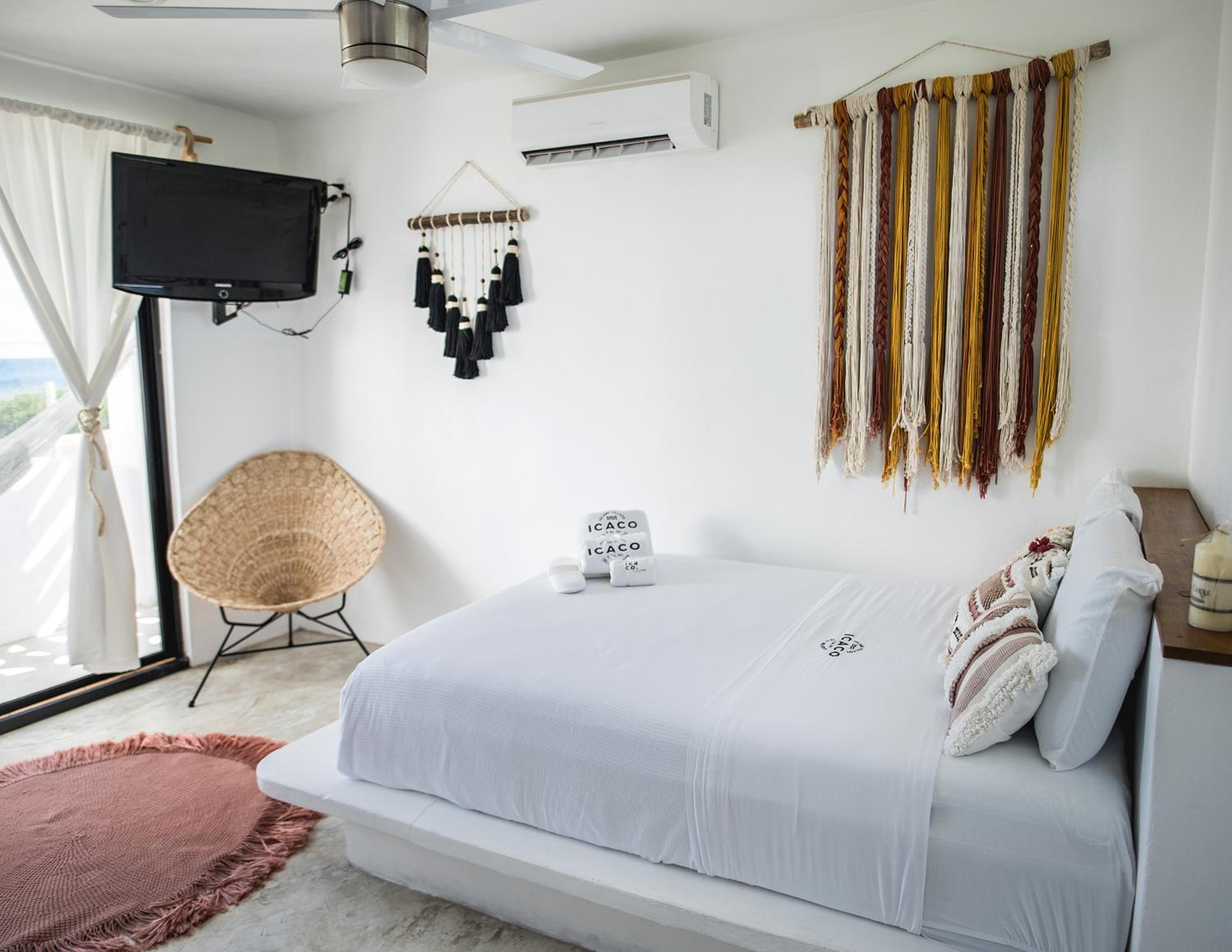 Deluxe Double Room with Balcony and Sea View