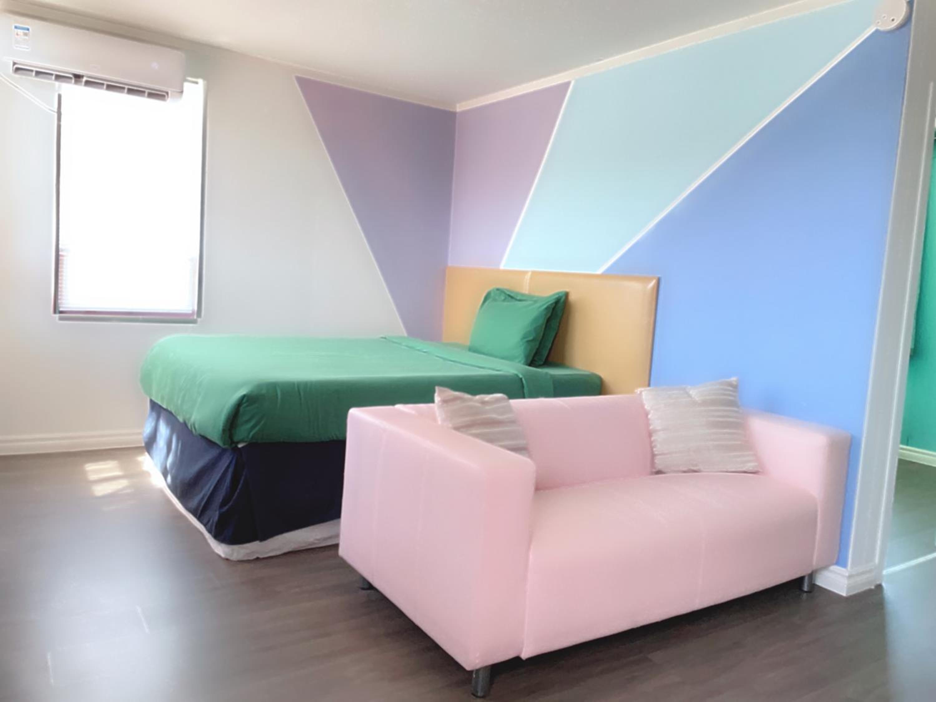 One-Bedroom Apartment photo 2