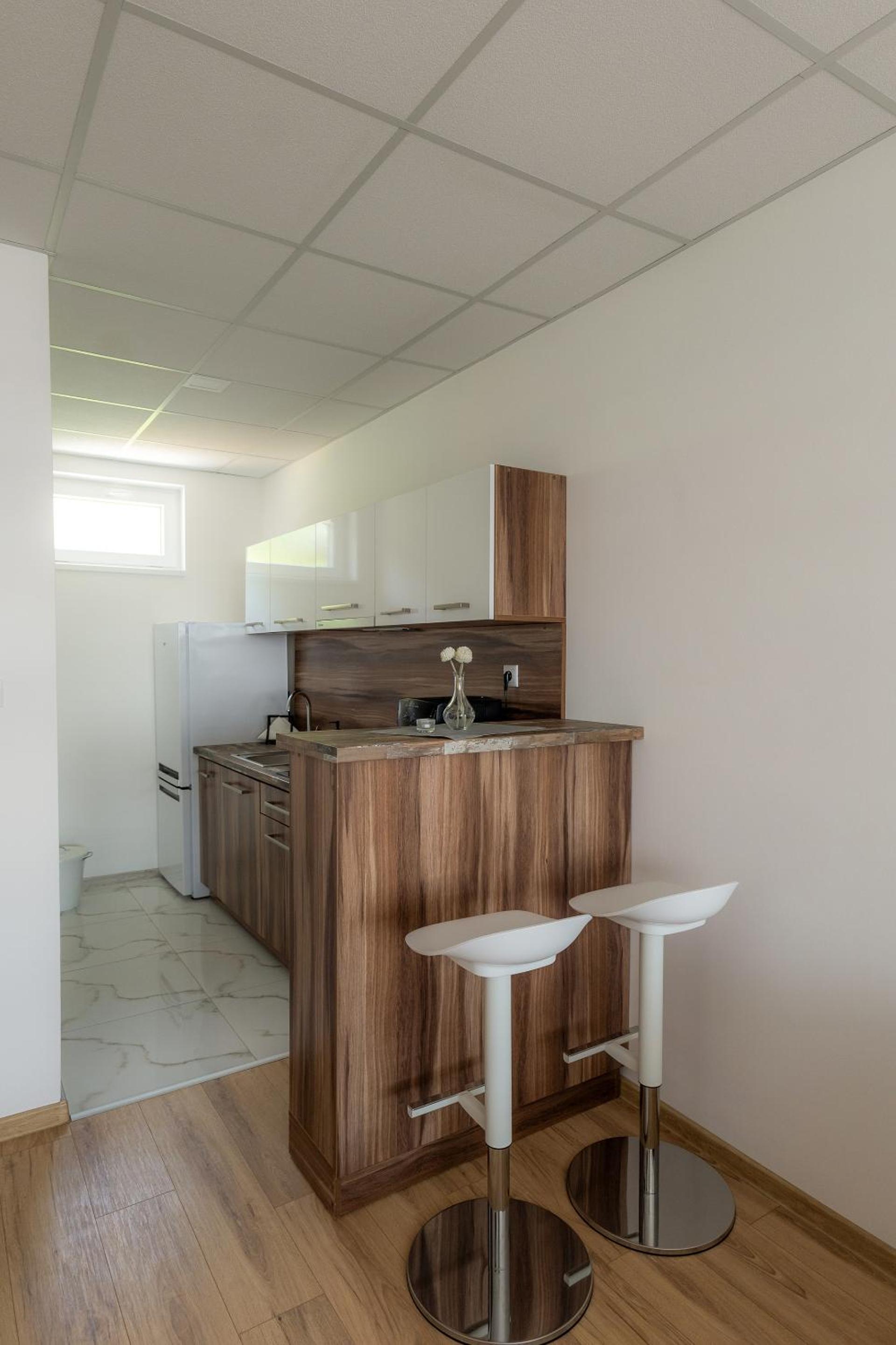 Apartment with Lake View - Photo 10