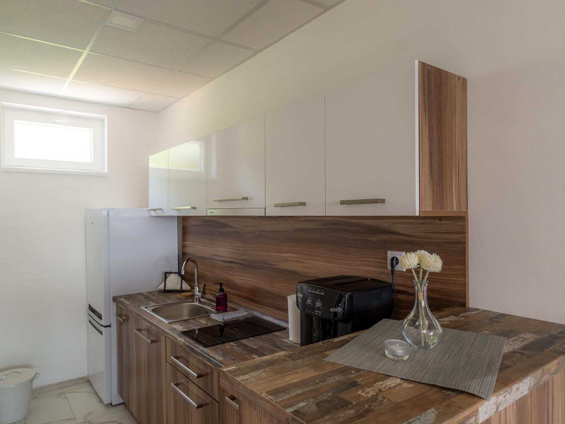 Apartment with Lake View - Photo 2