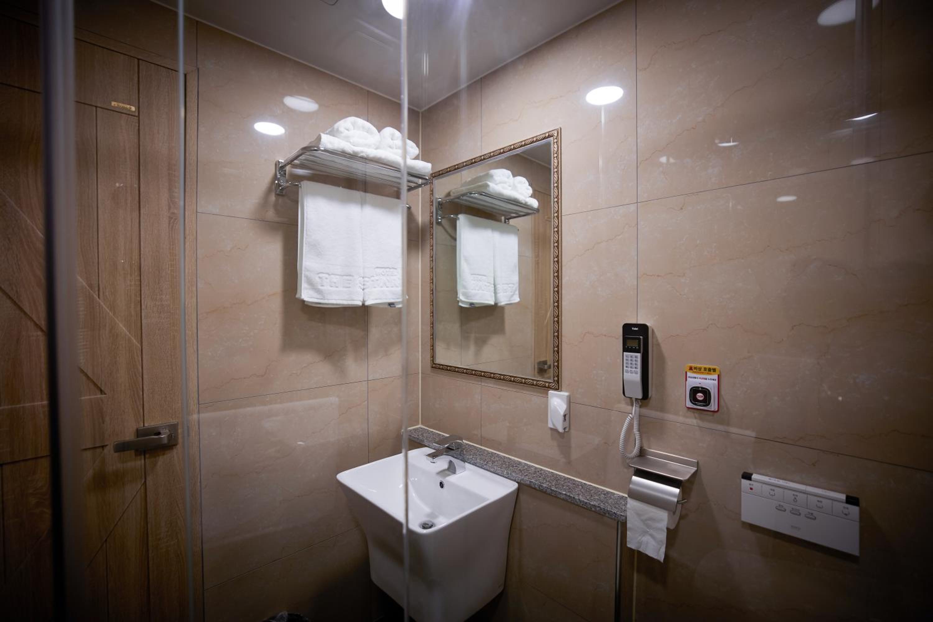 Deluxe Twin Room - Photo 5