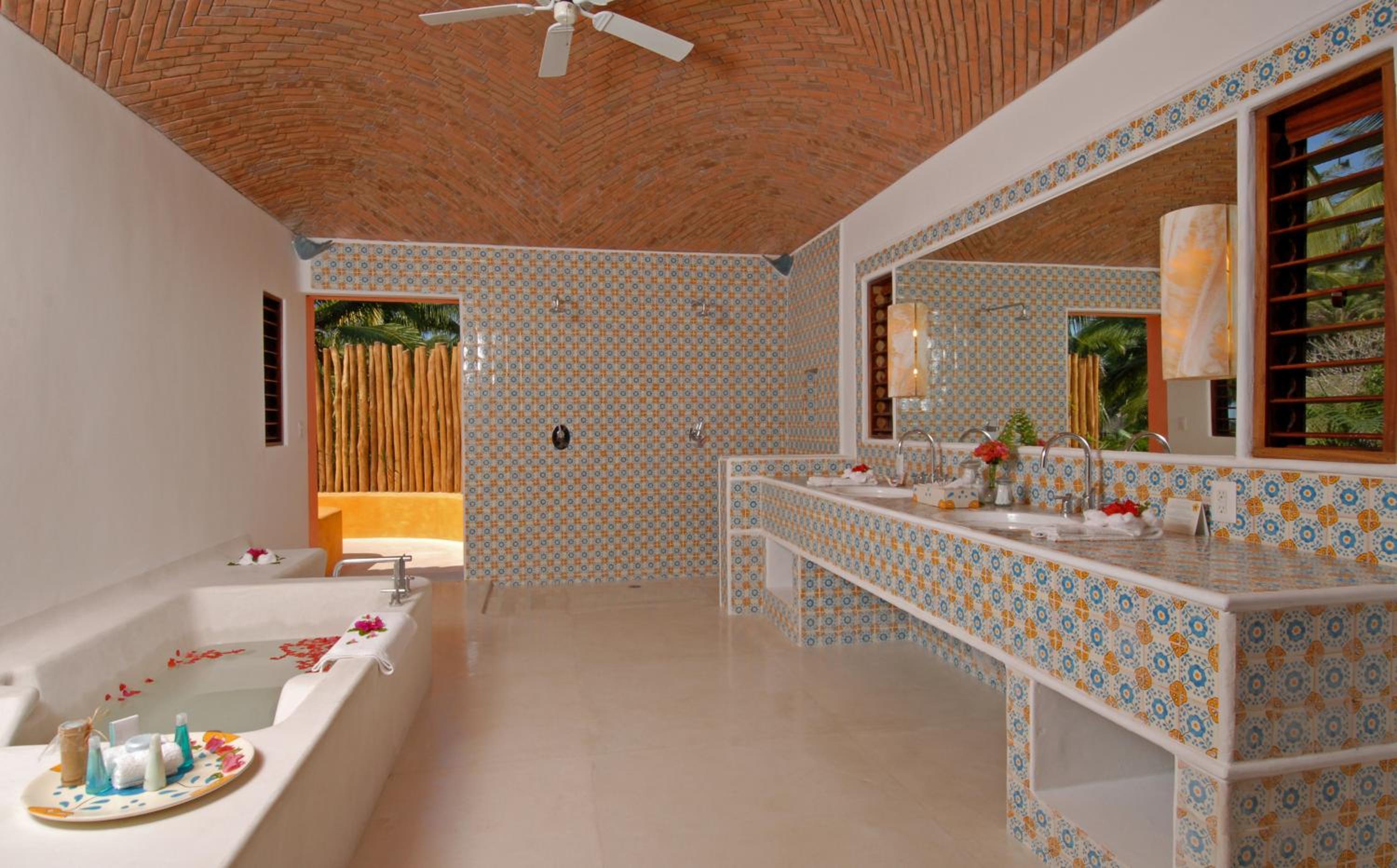 Ocean Front Suite photo 2