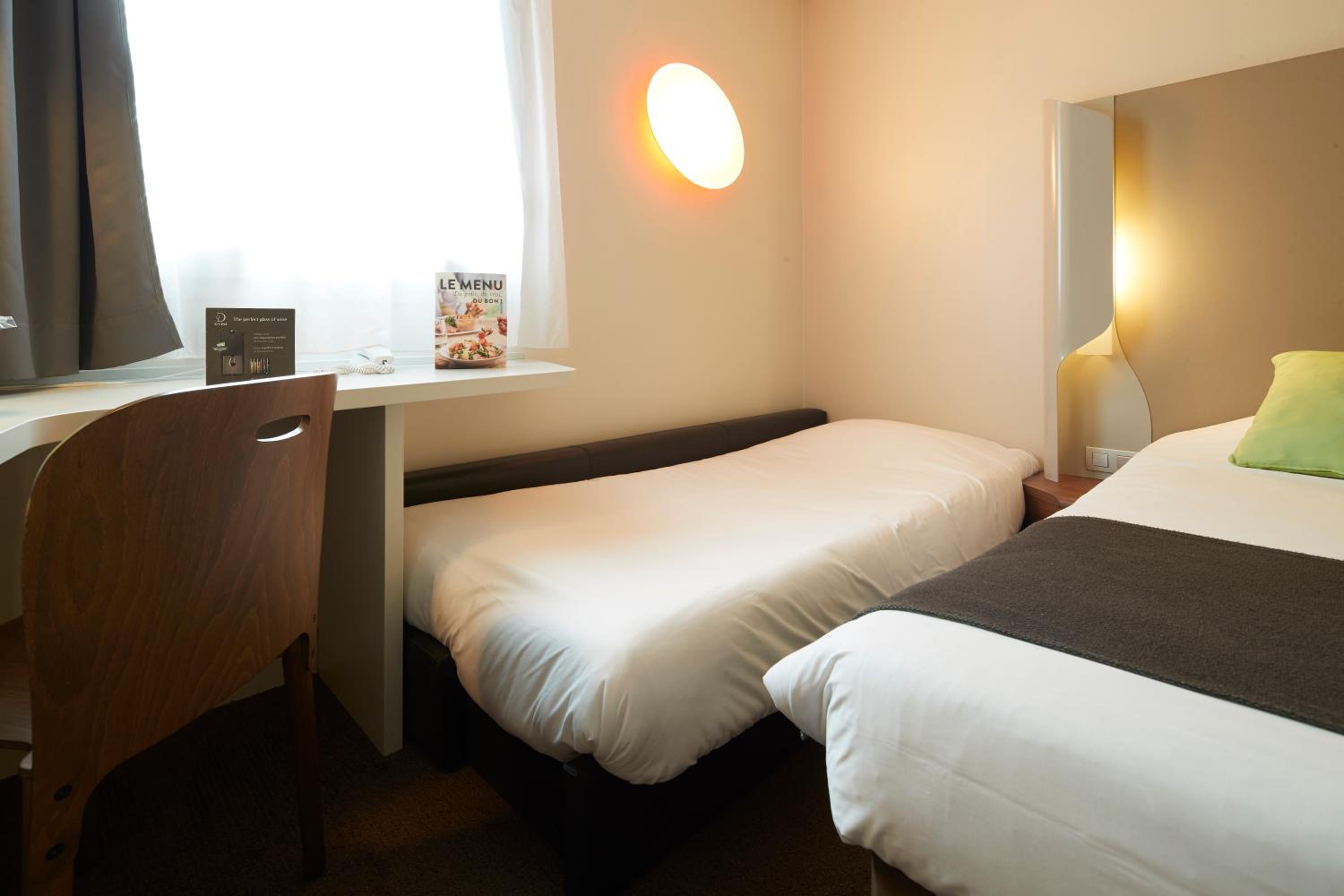 Standard Triple Room - Photo 6