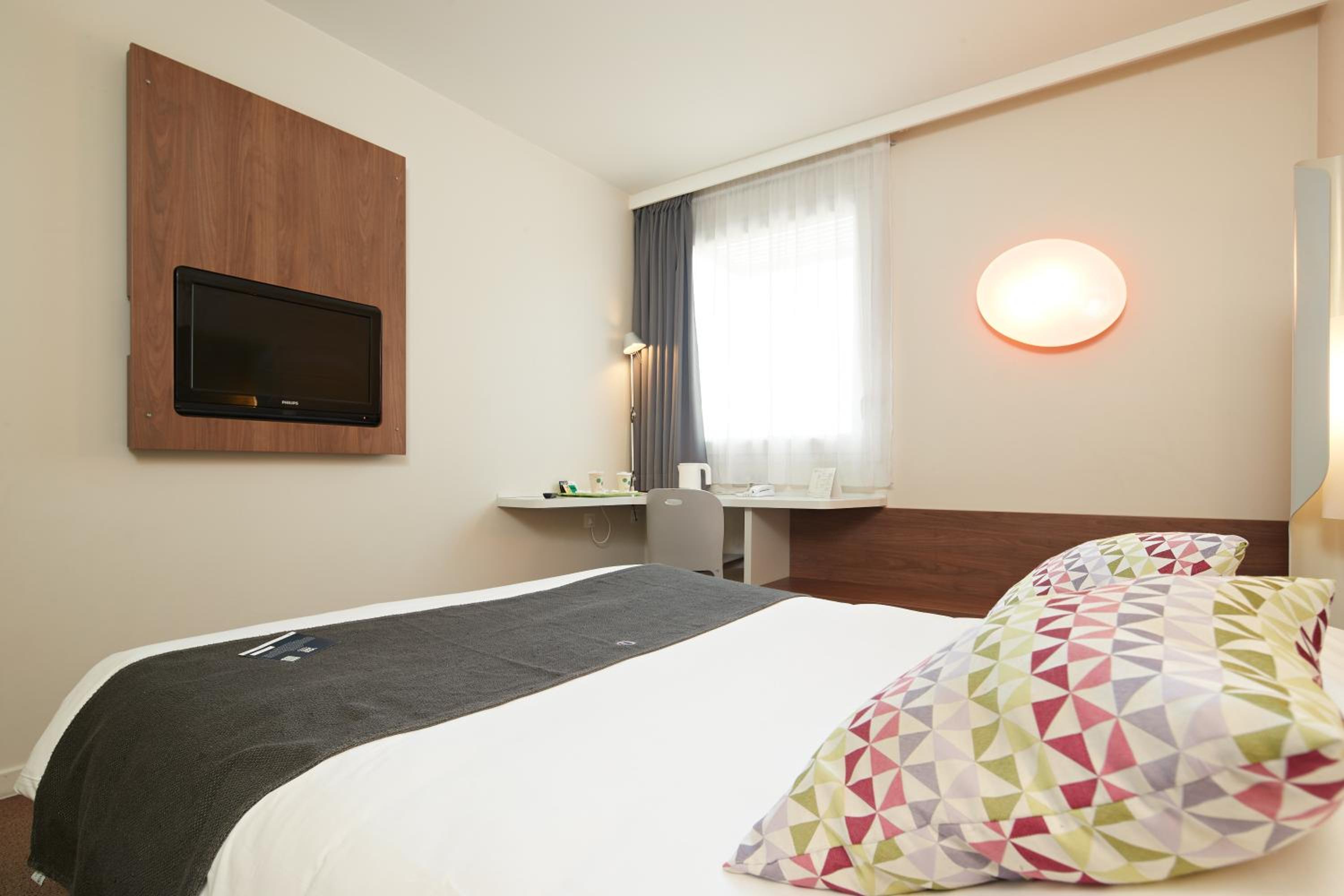 Standard Double Room - Photo 10