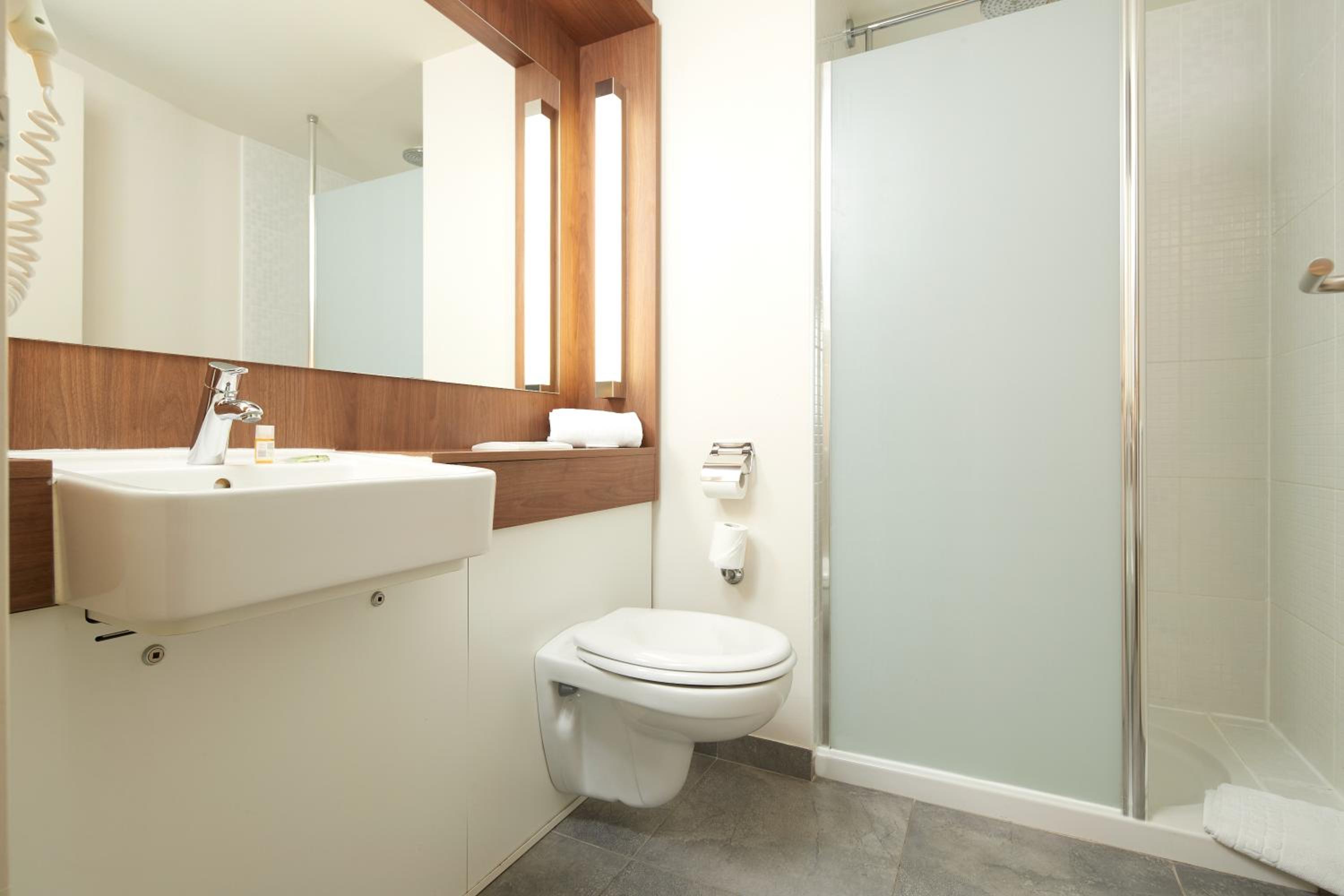 Standard Double Room - Photo 2