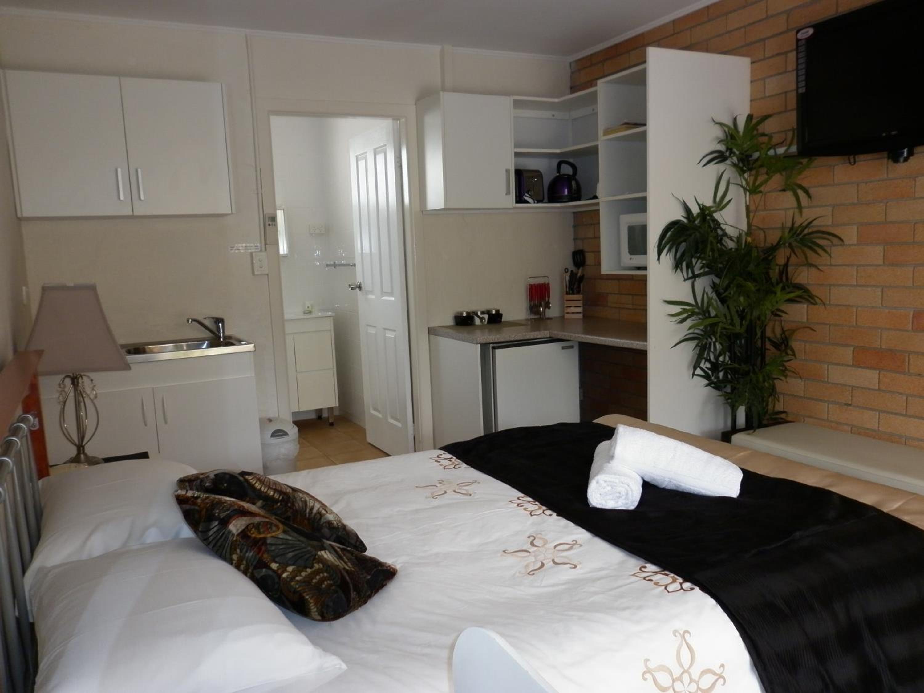 Studio Apartment photo 3