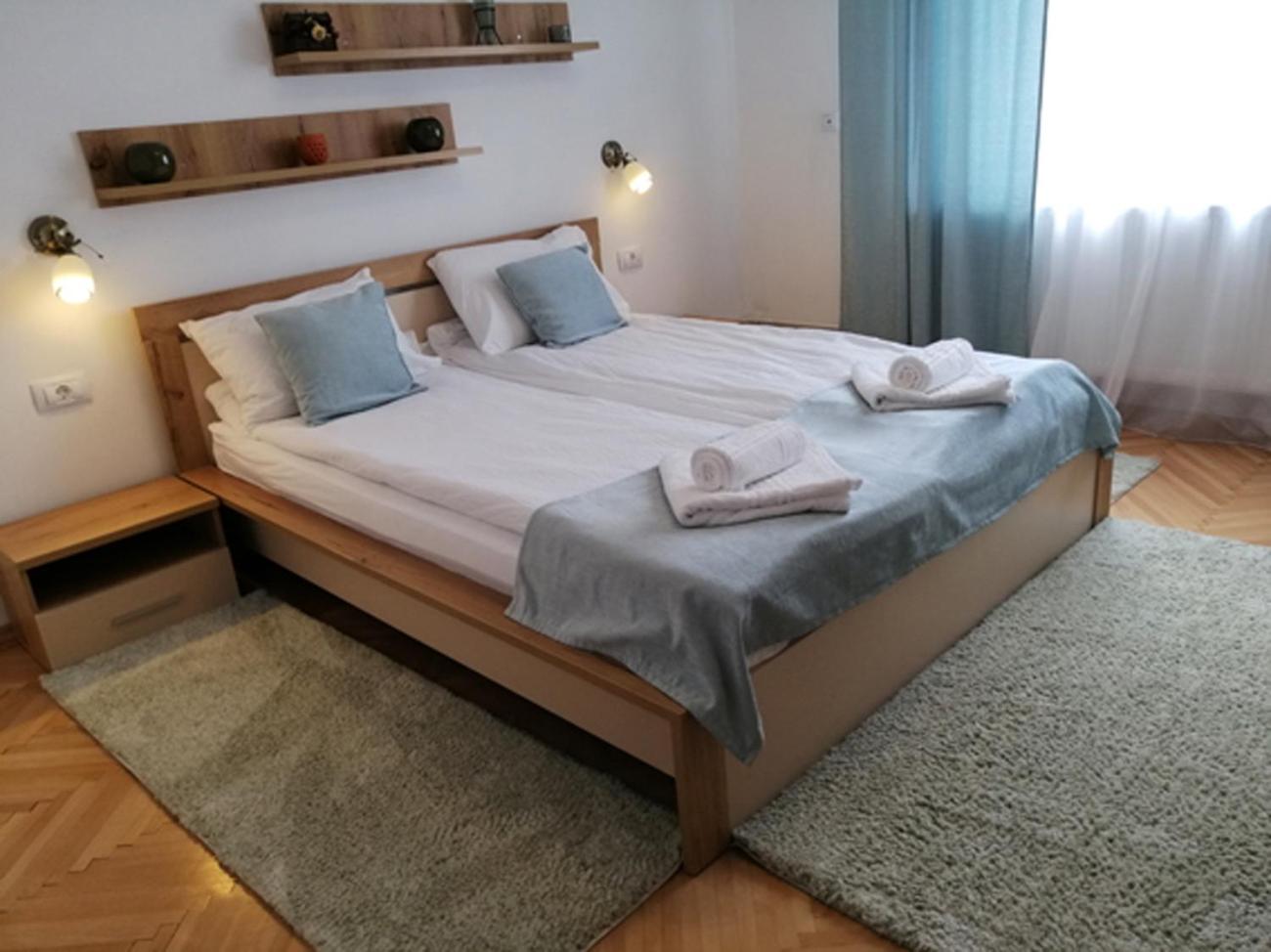 Double Room - Photo 2