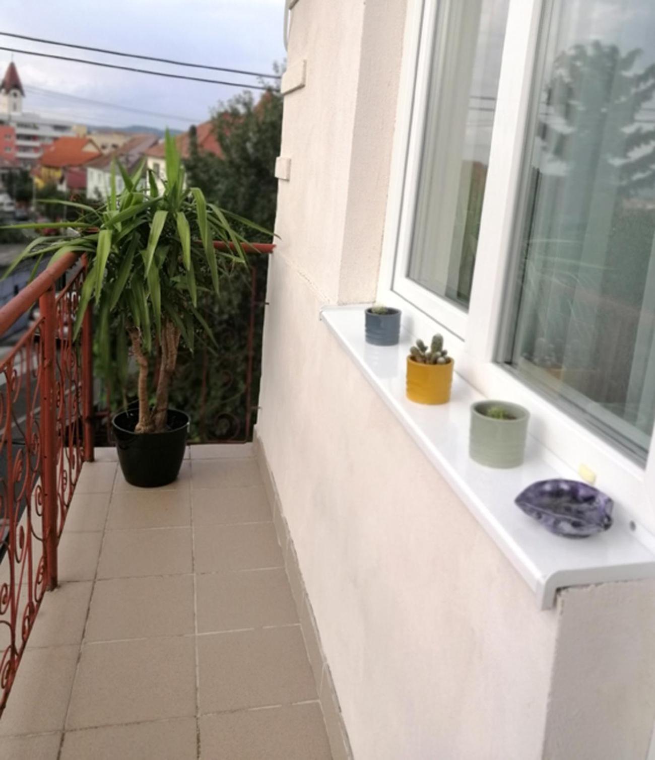 Double Room with Balcony - Photo 2