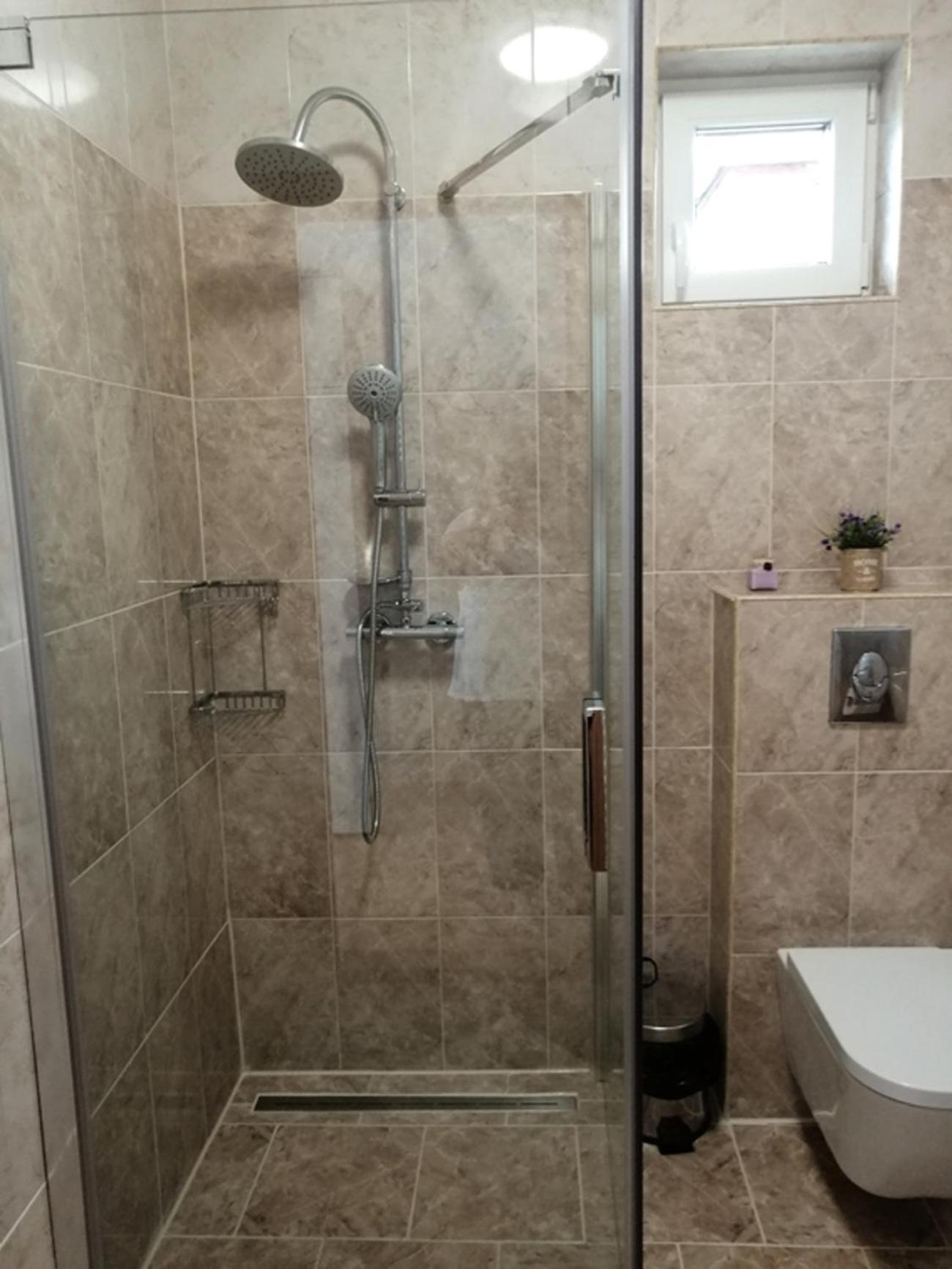 Double Room with Balcony - Photo 5