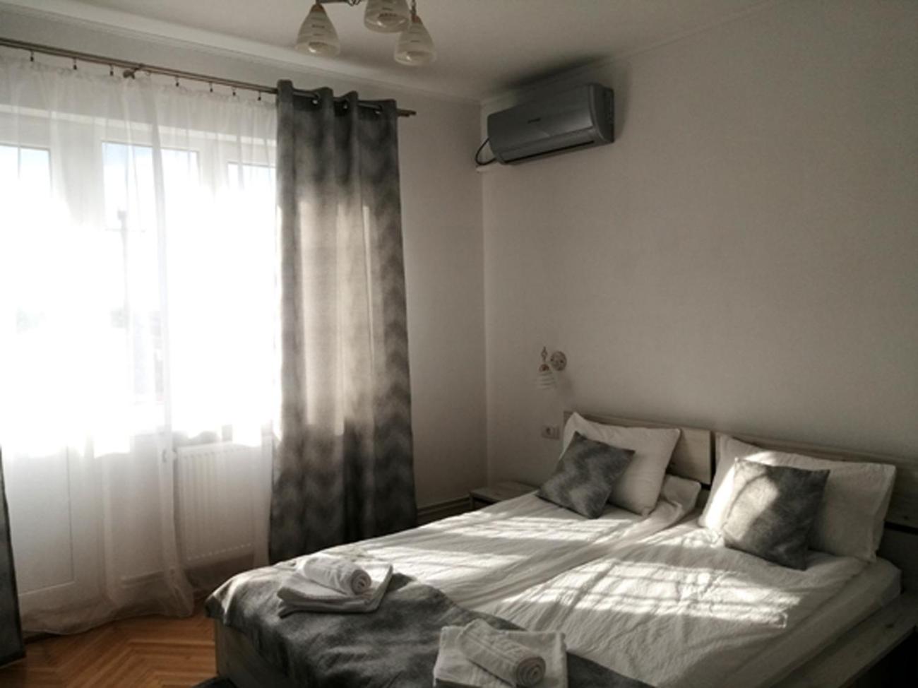Double Room with Balcony - Photo 13
