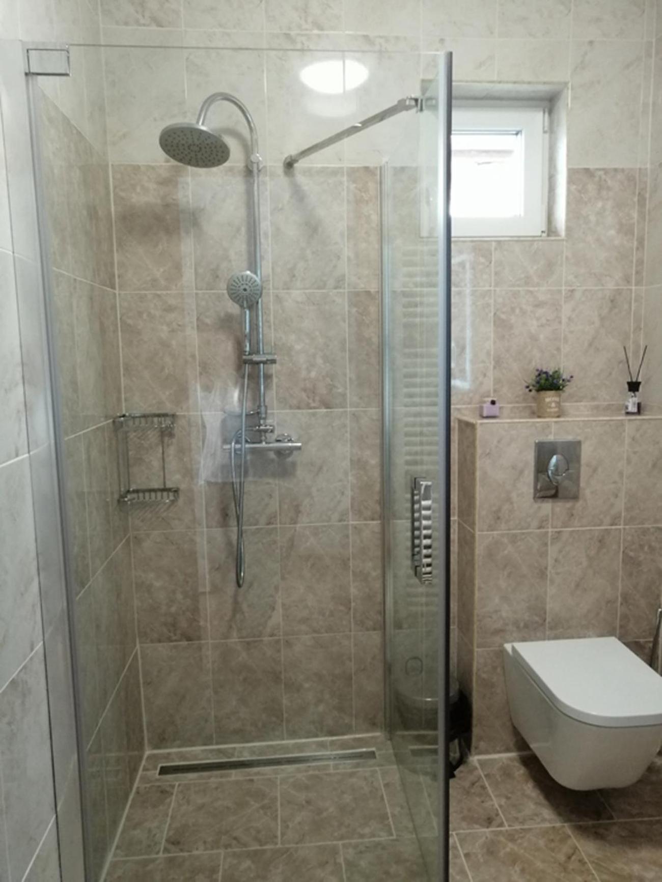Double Room with Balcony - Photo 12