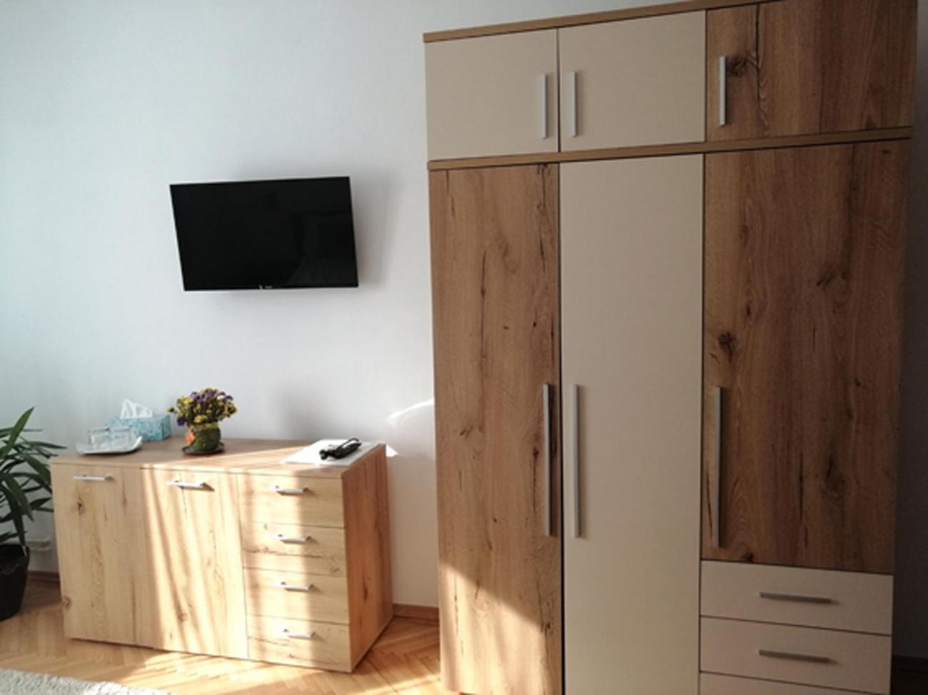 Double Room - Photo 4