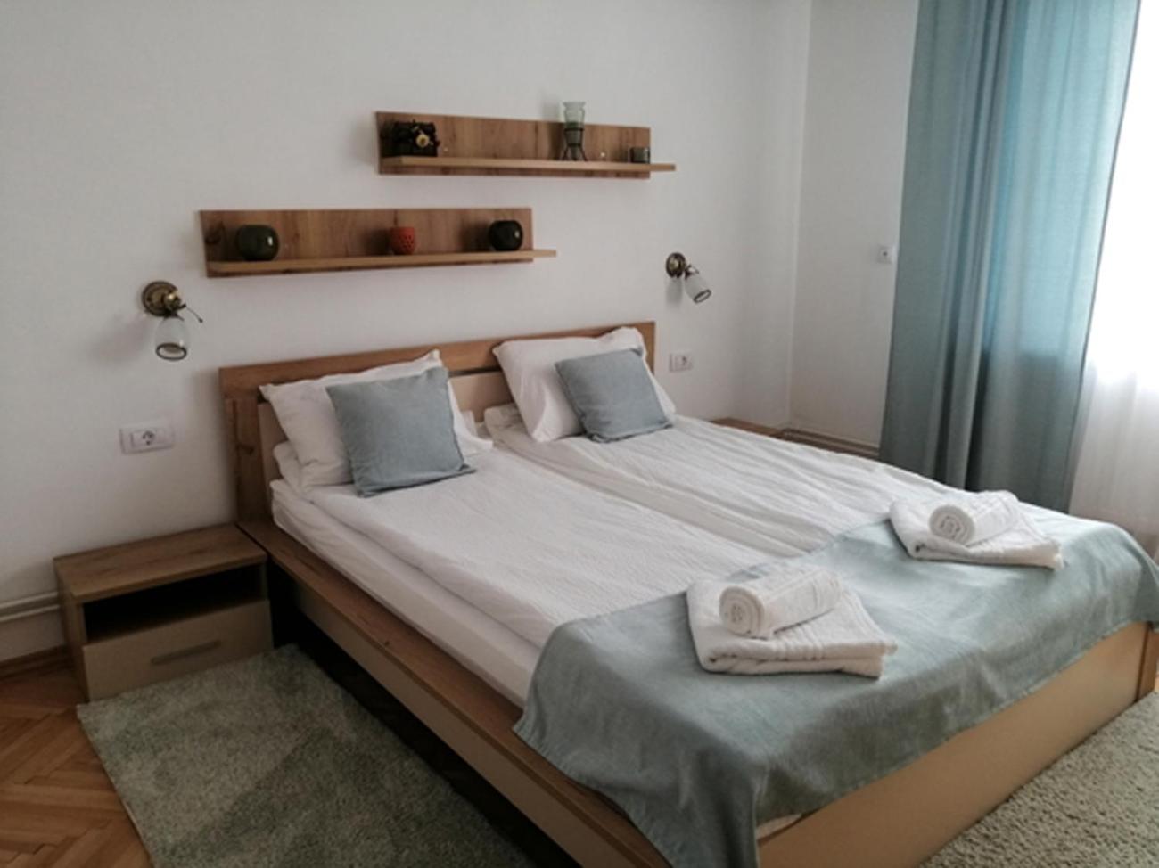 Double Room - Photo 6