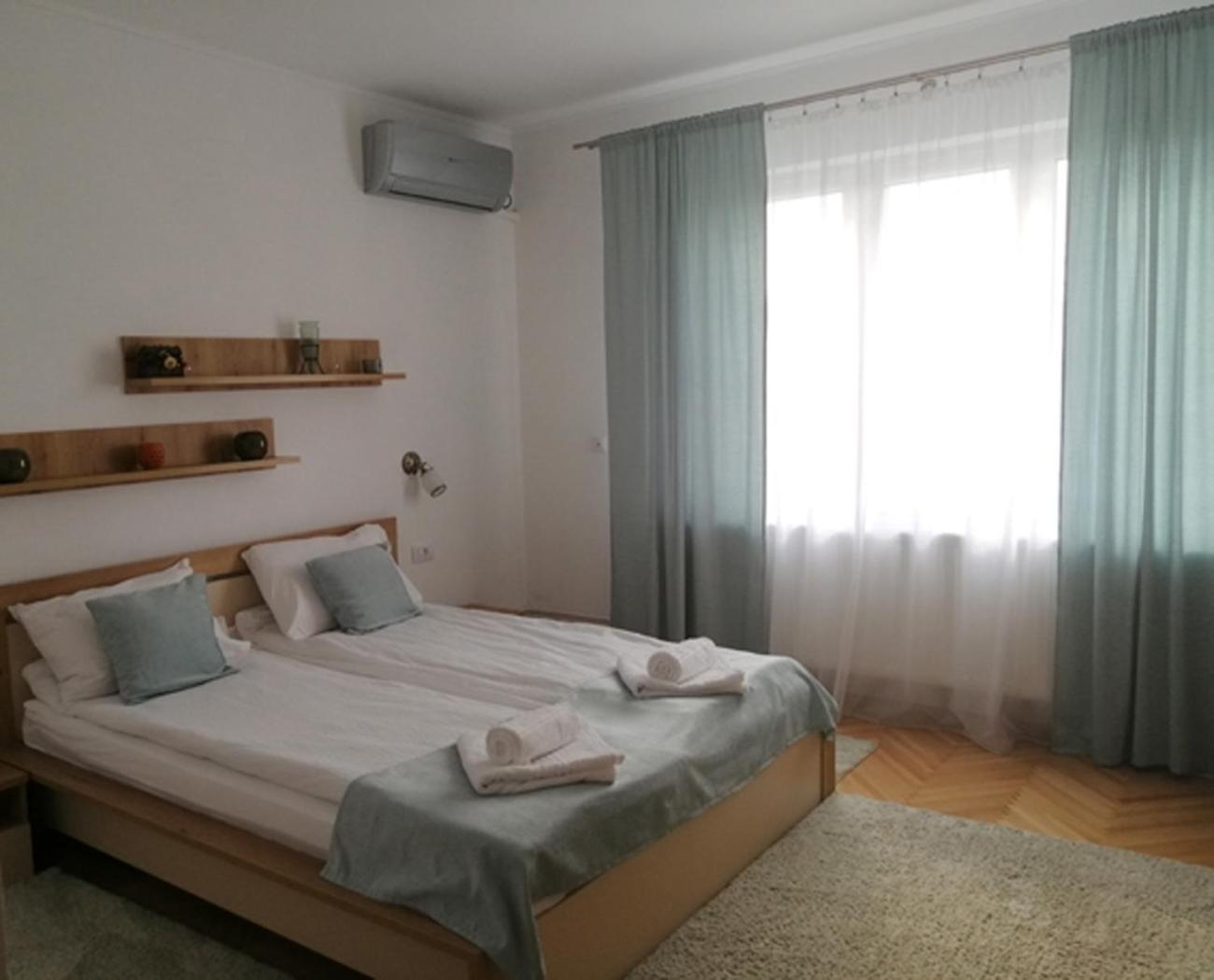 Double Room - Photo 5