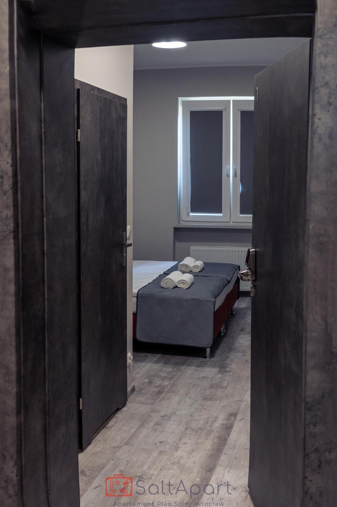 Double Room with Private Bathroom - Photo 33