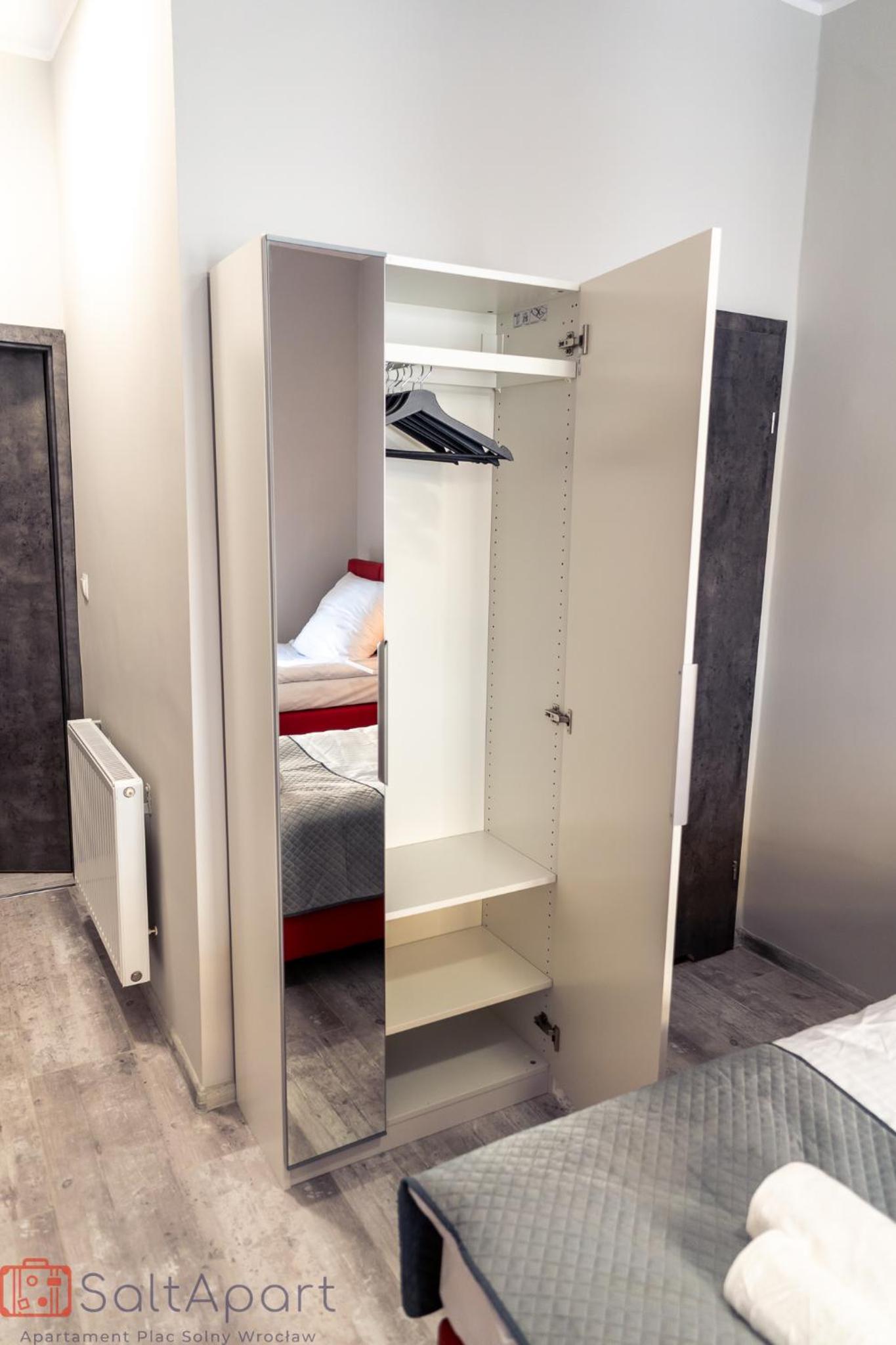 Double Room with Private Bathroom - Photo 11