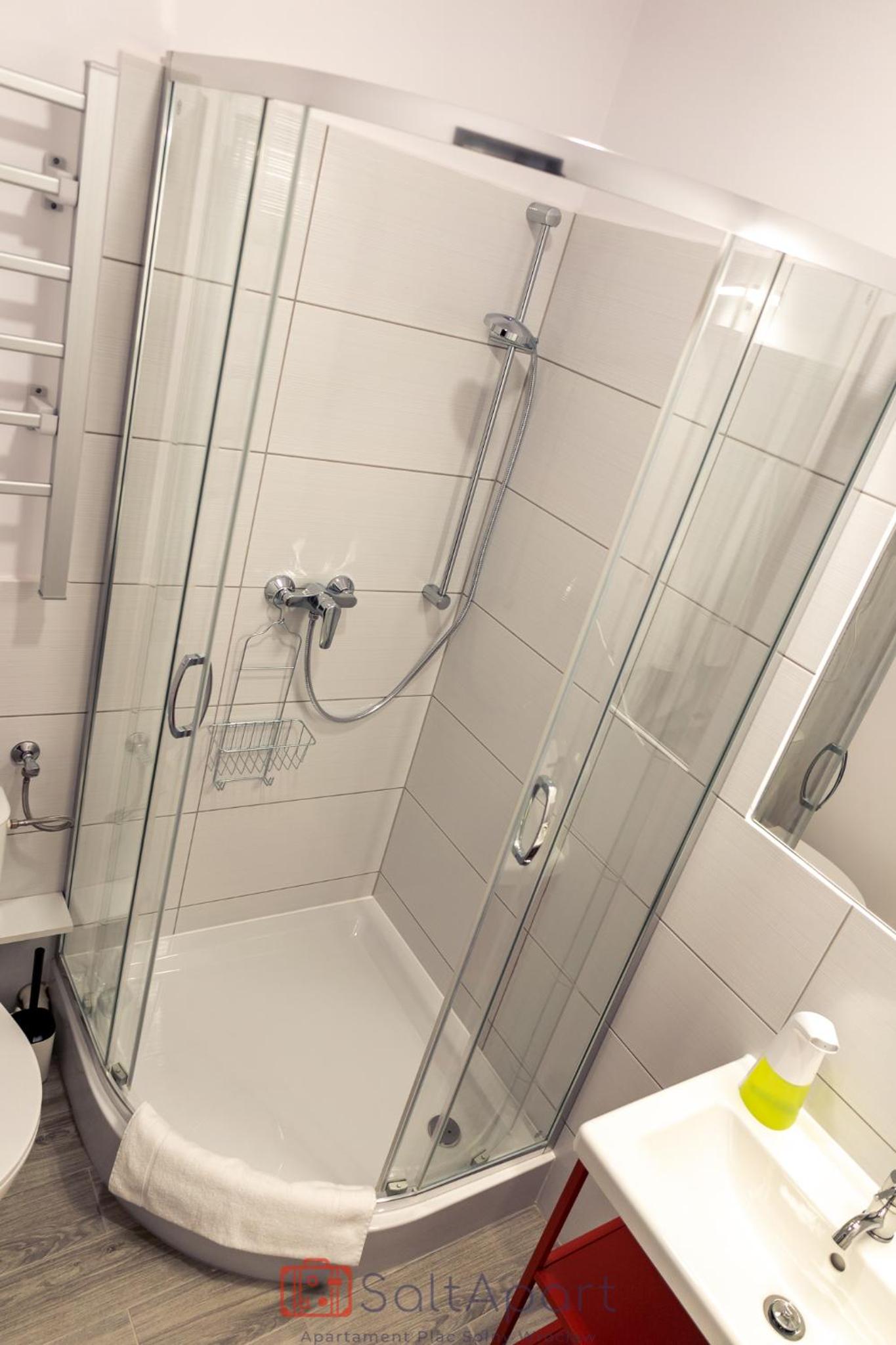Double Room with Private Bathroom - Photo 15