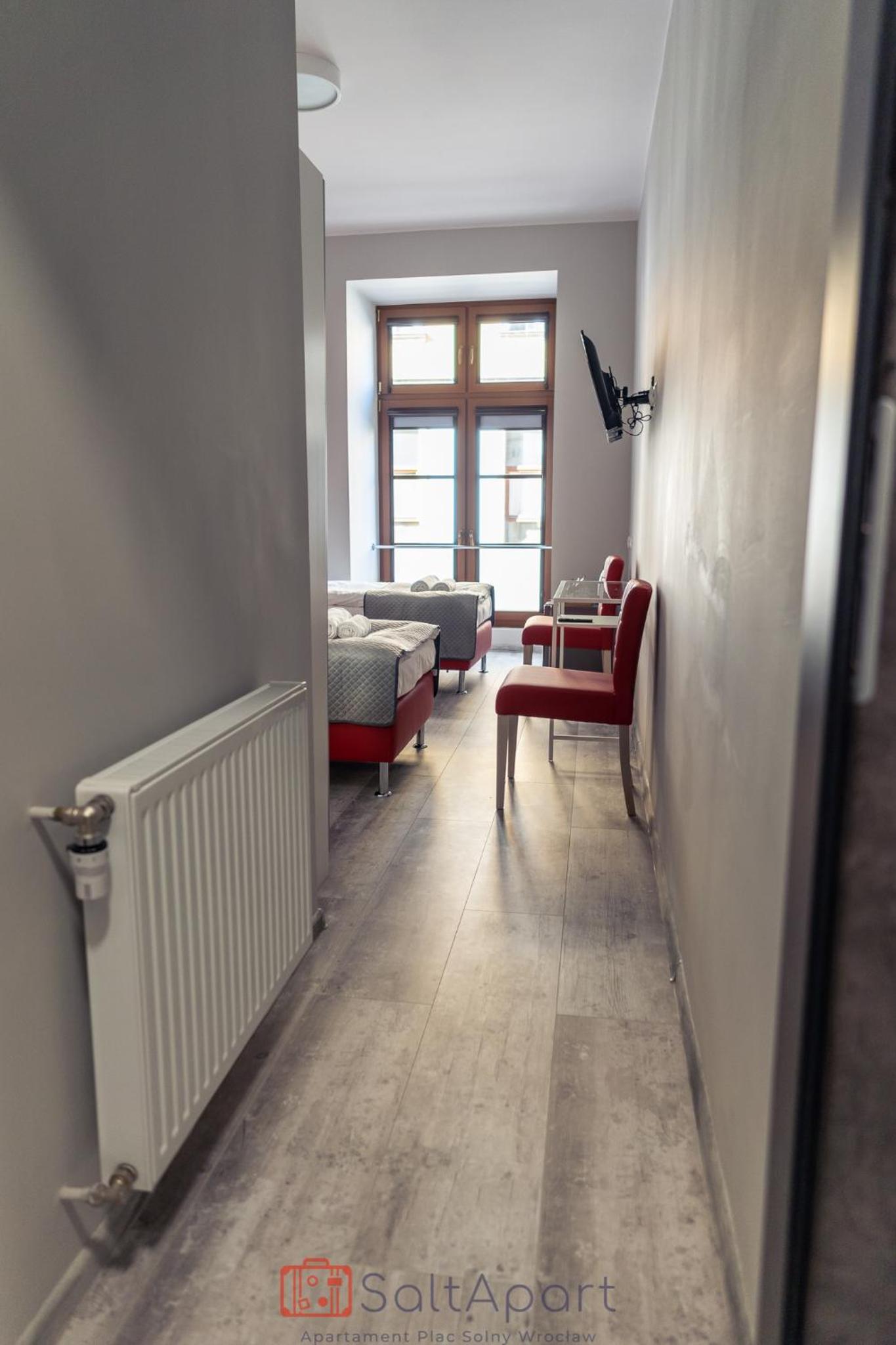 Double Room with Private Bathroom - Photo 16