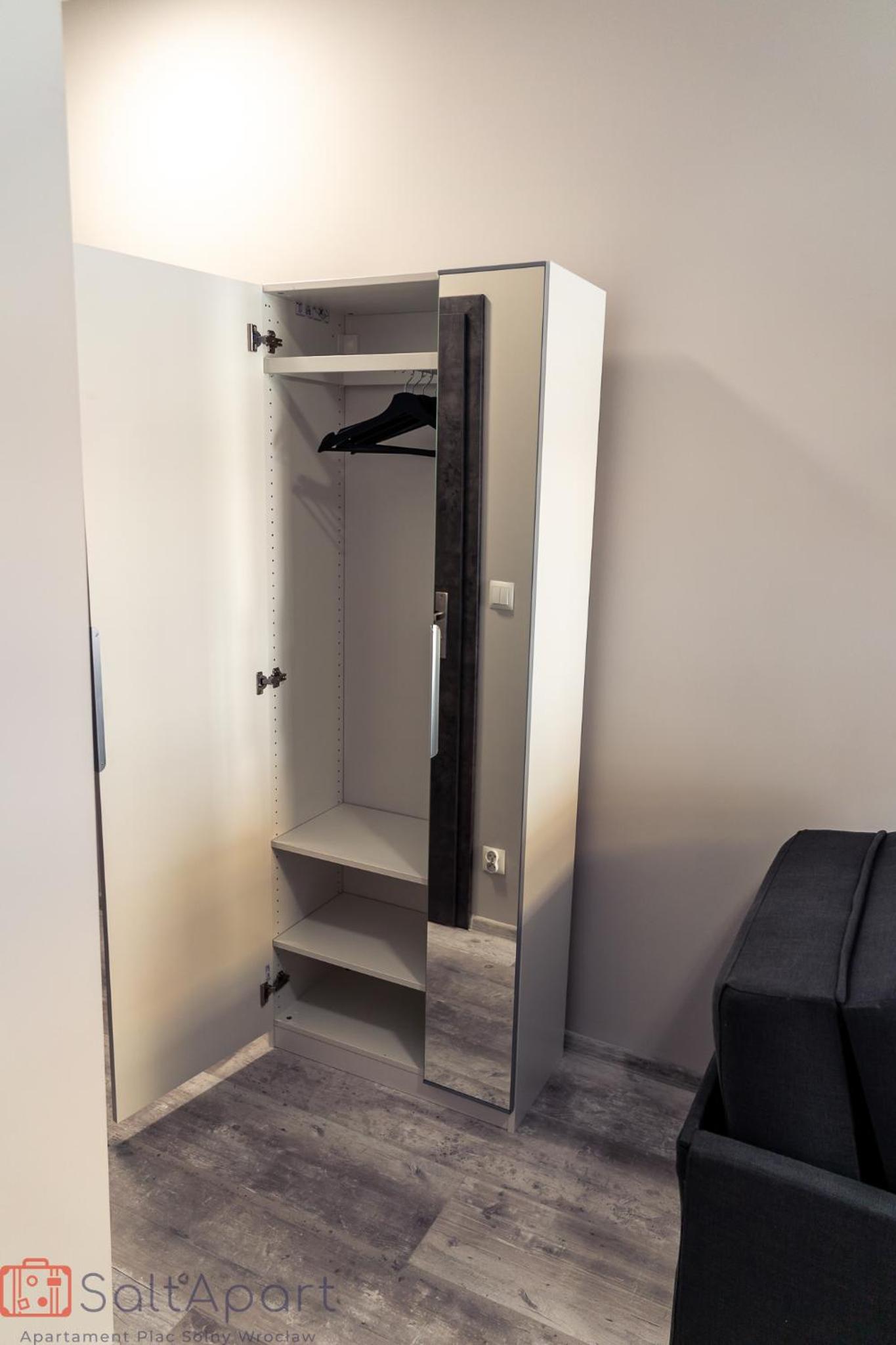 Double Room with Private Bathroom - Photo 22