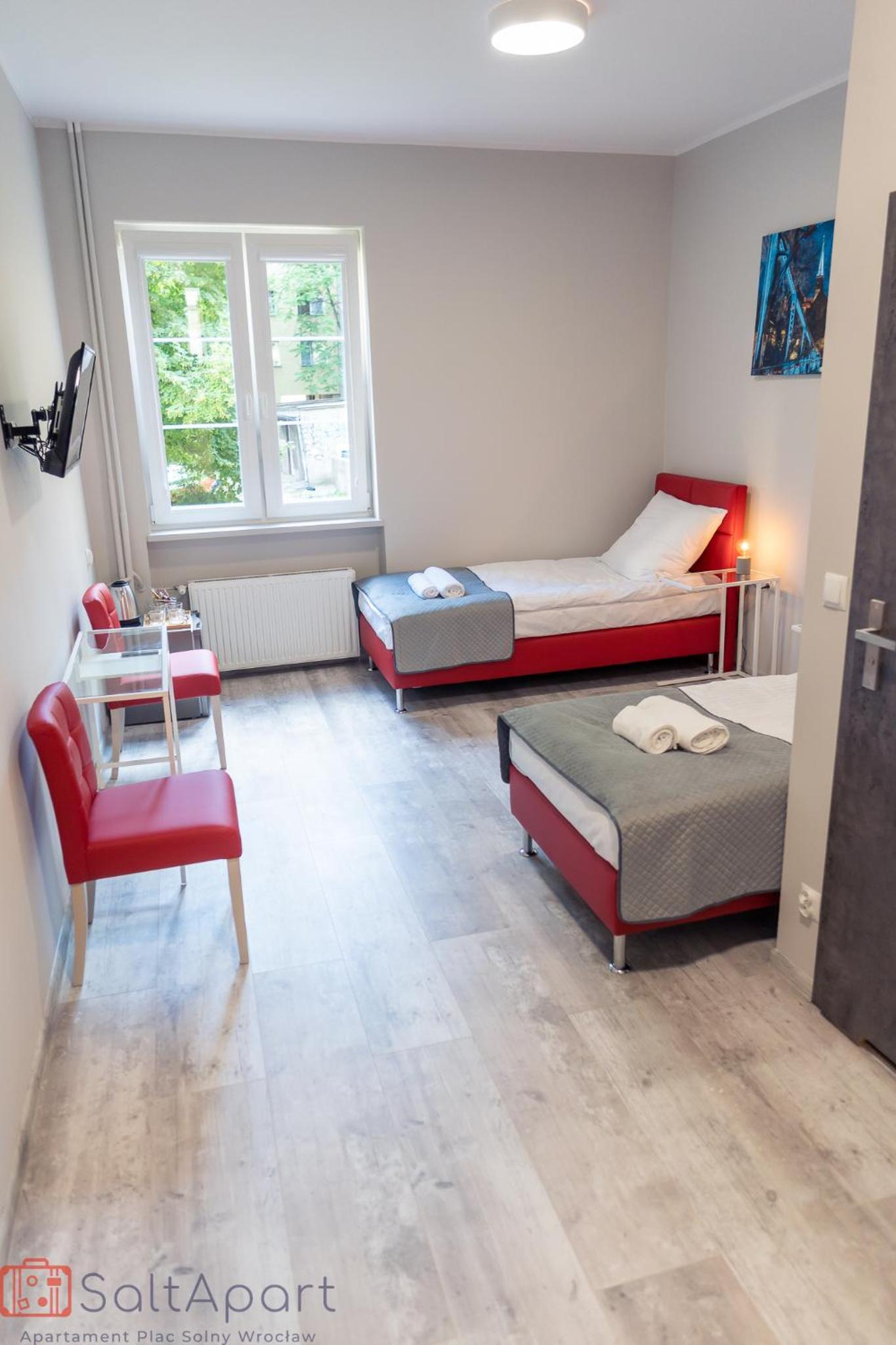 Double Room with Private Bathroom - Photo 26